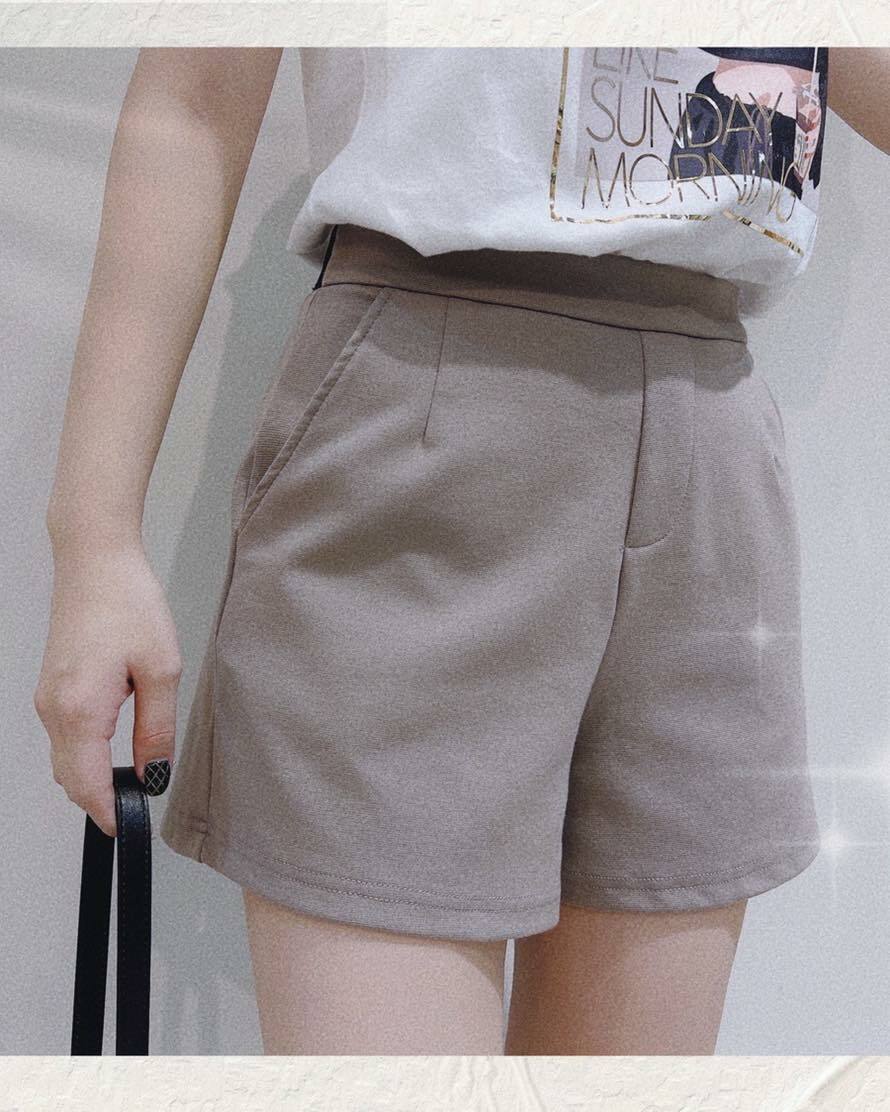 【顯瘦百搭彈性腰圍短褲】（現貨）