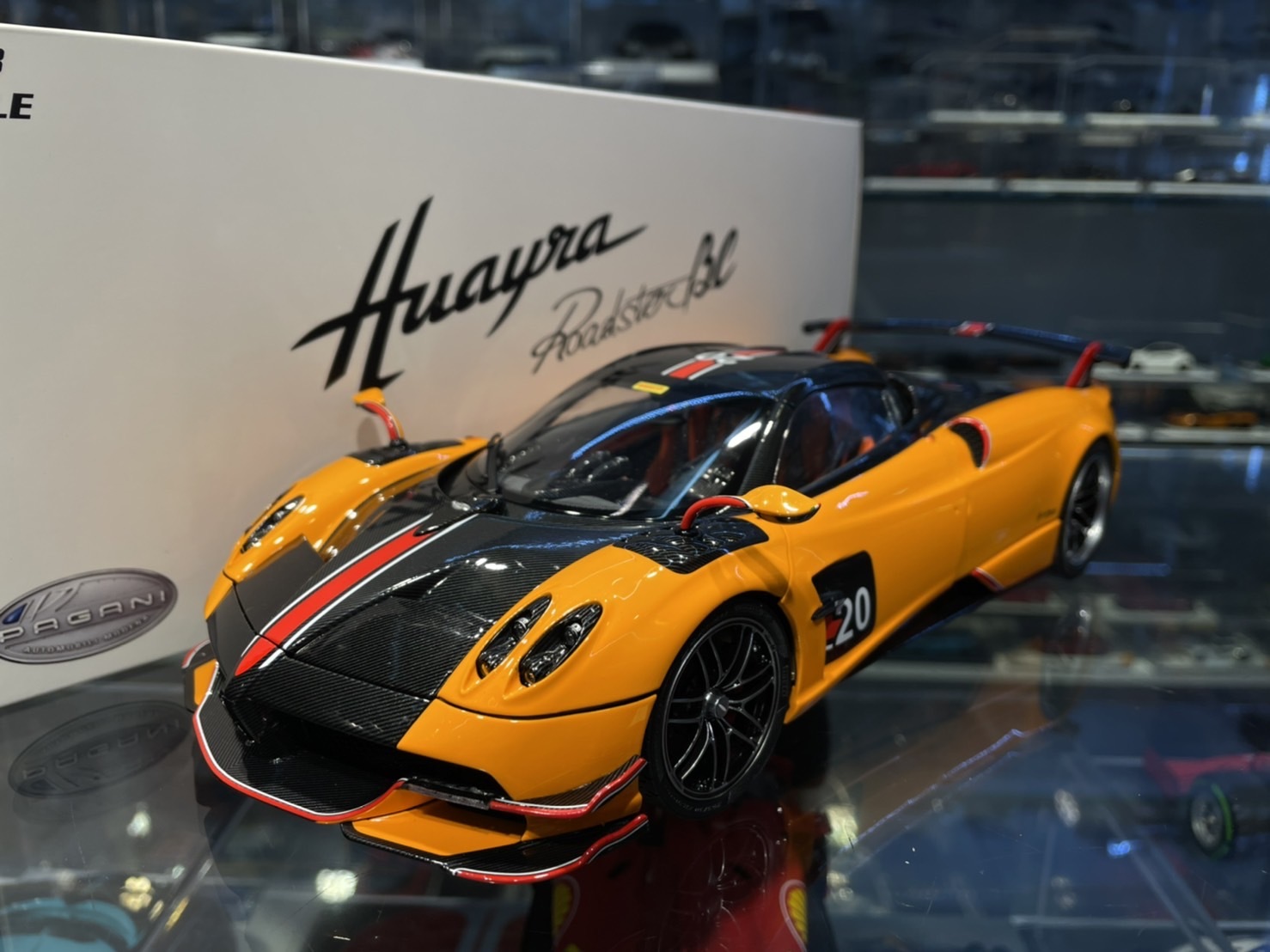 LCD Pagani Huayra BC Roadster 橘色1/18 LCD Pagani Huayra BC Roadster 橘色1/18