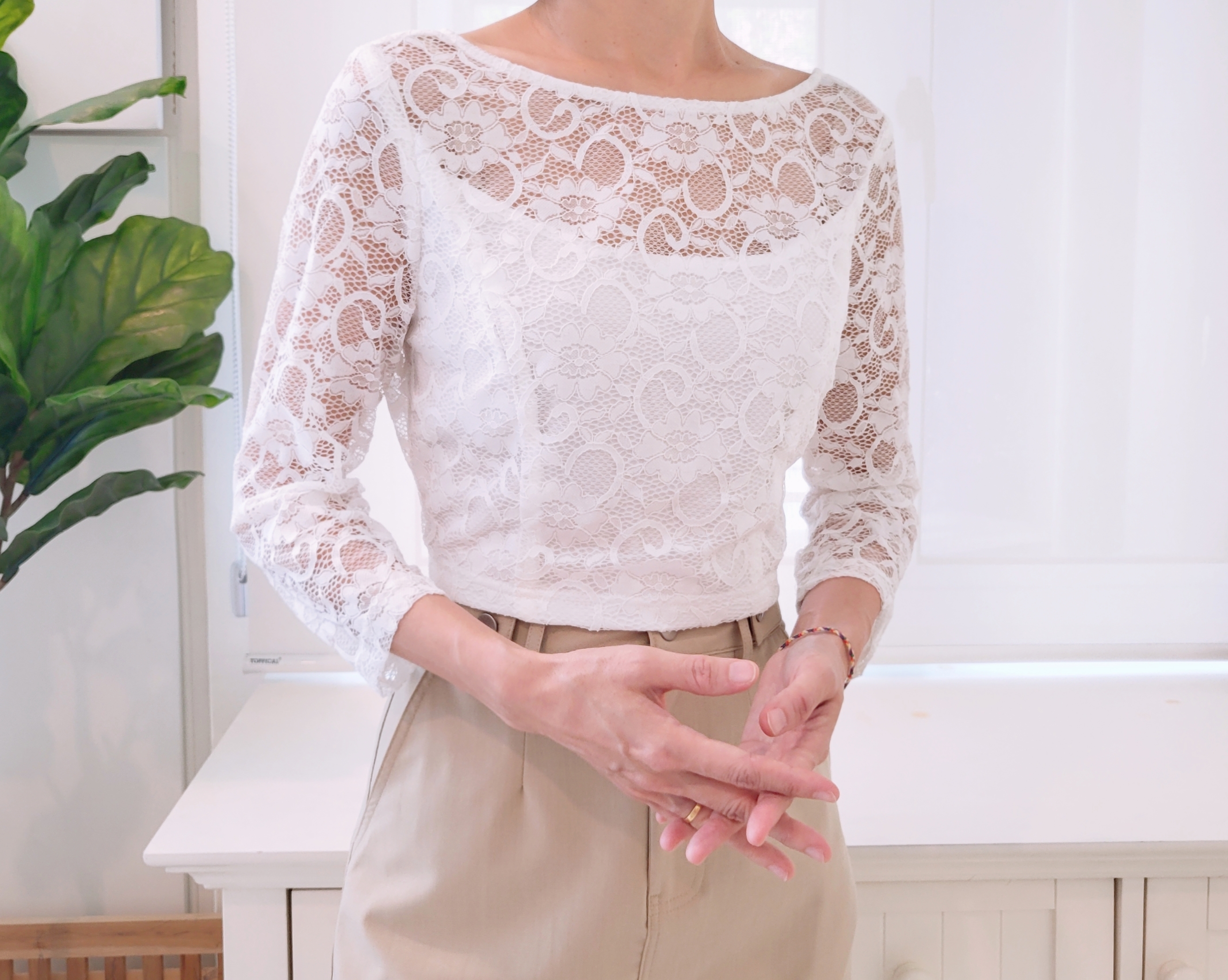 LACE CROP BLOUSE