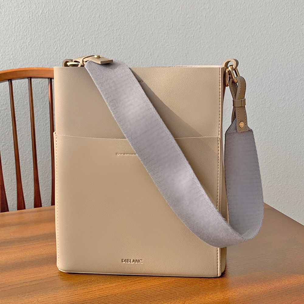 DIBLANC Airy Shoulder Cross Daily Bag