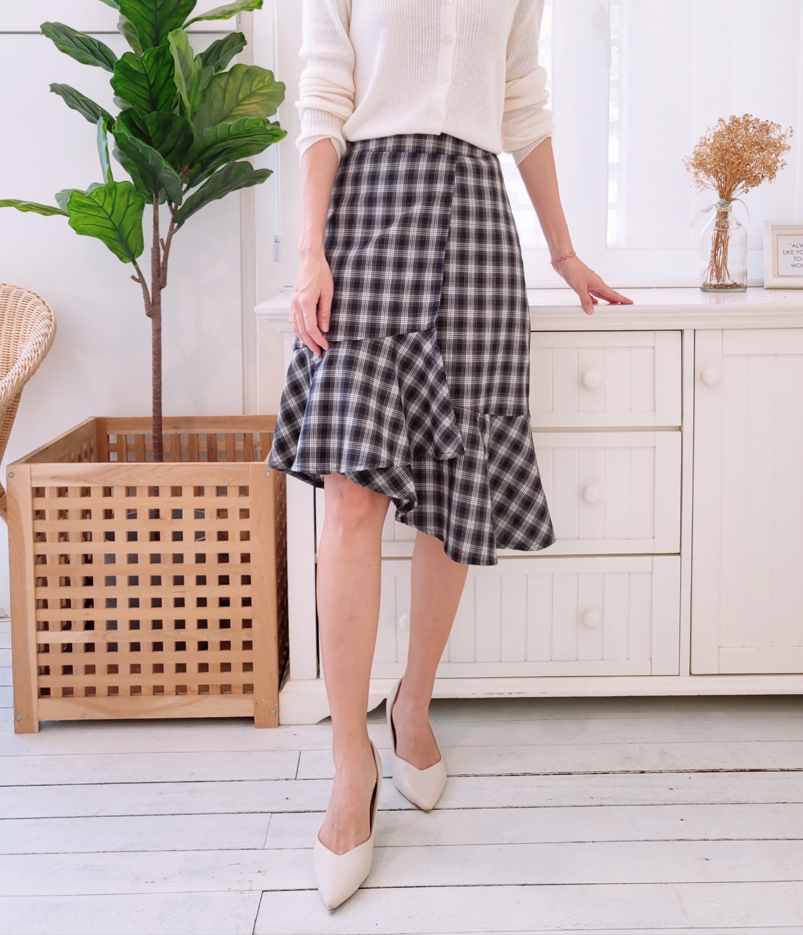ASYMMETRICAL PLAID SKIRT