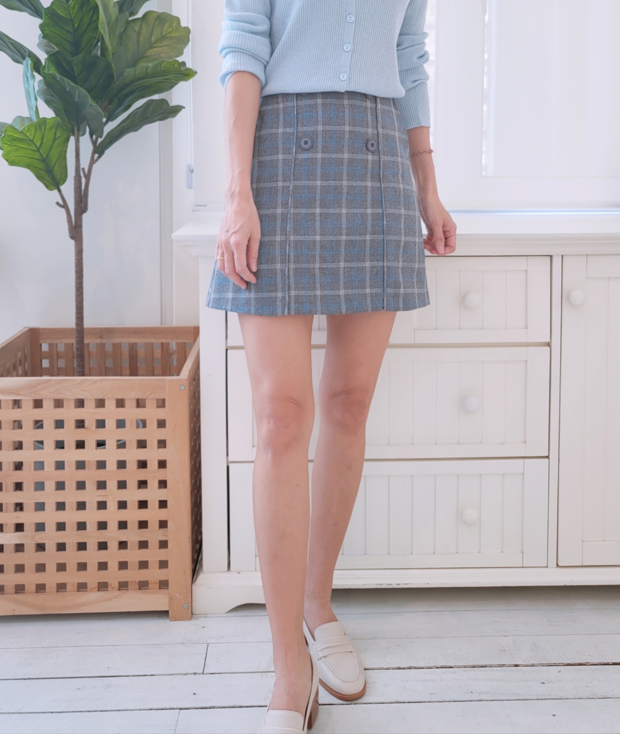 PLAID BUTTON SKIRT