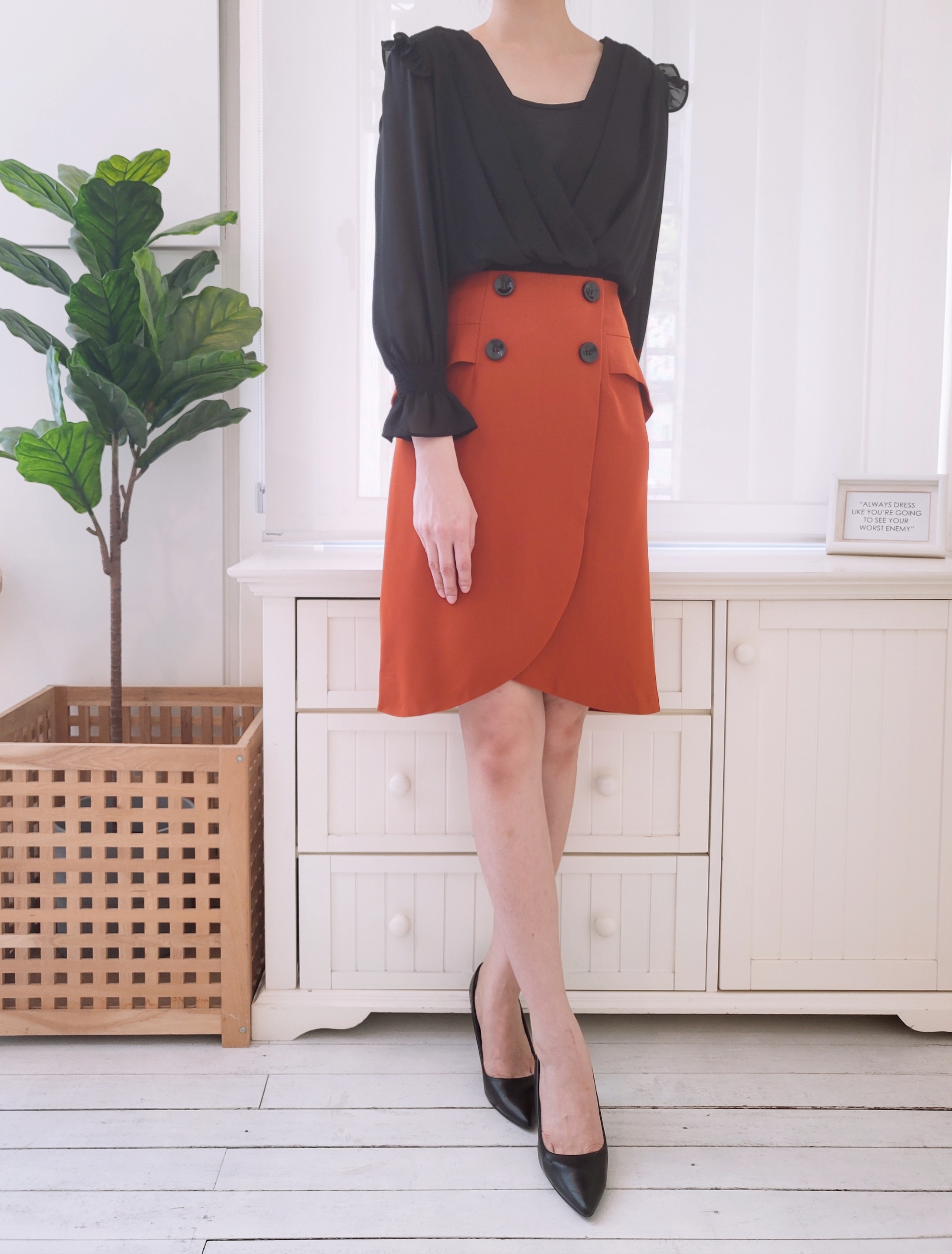 BUTTON MIDI SKIRT