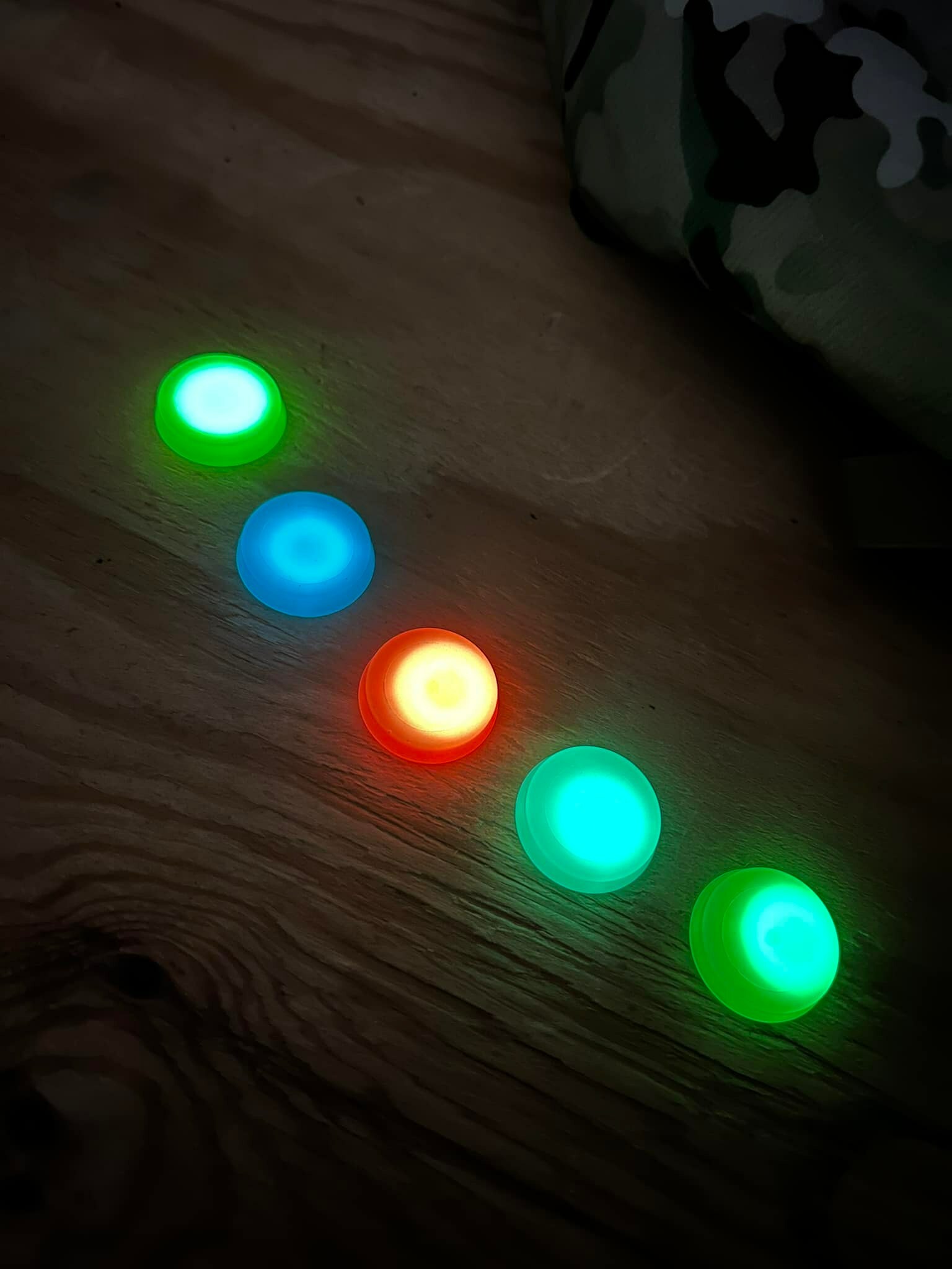 TEC Accessories Embrit  Glow Dots 發光小圓豆