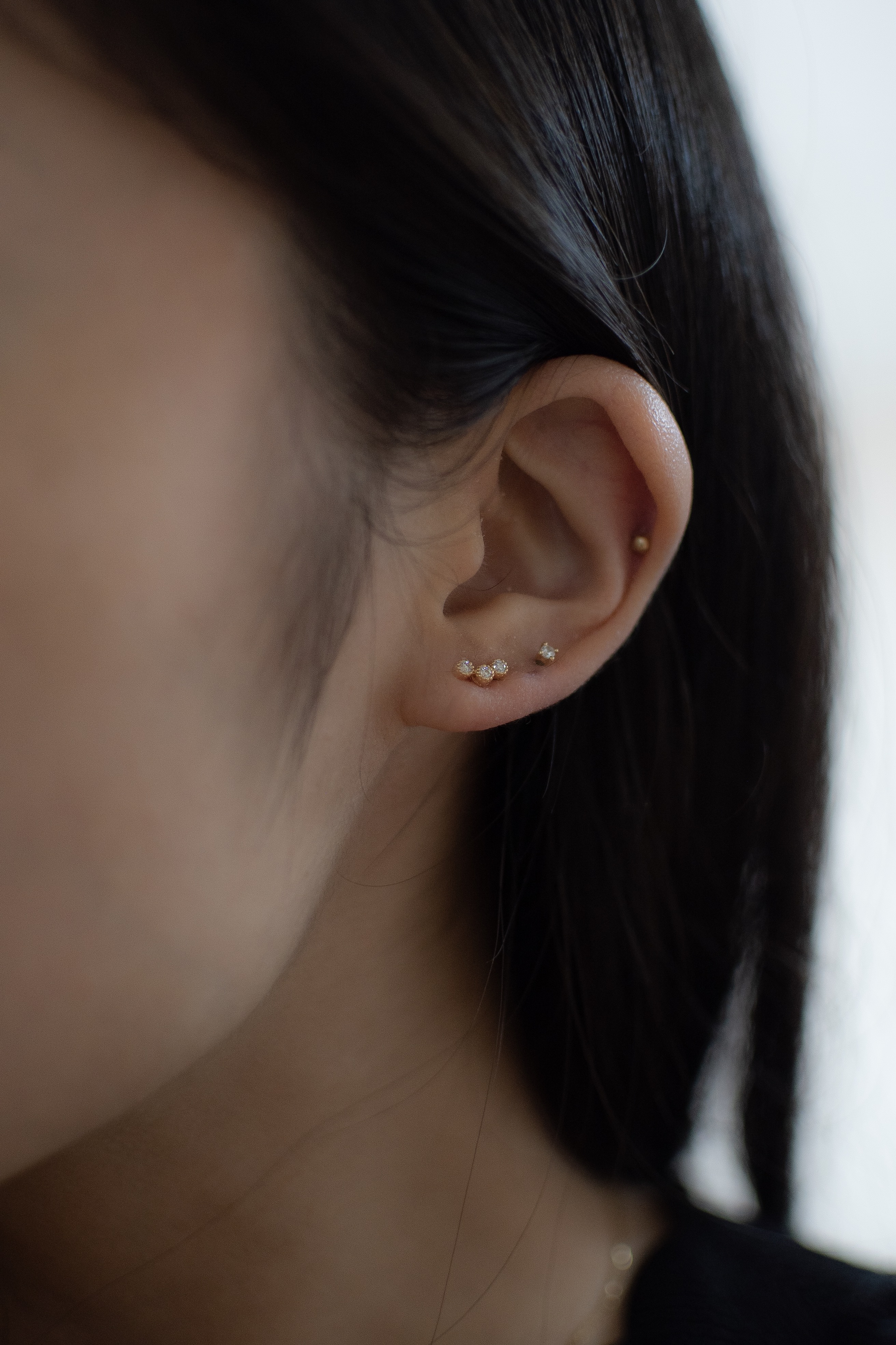 18K Little three diamond earring