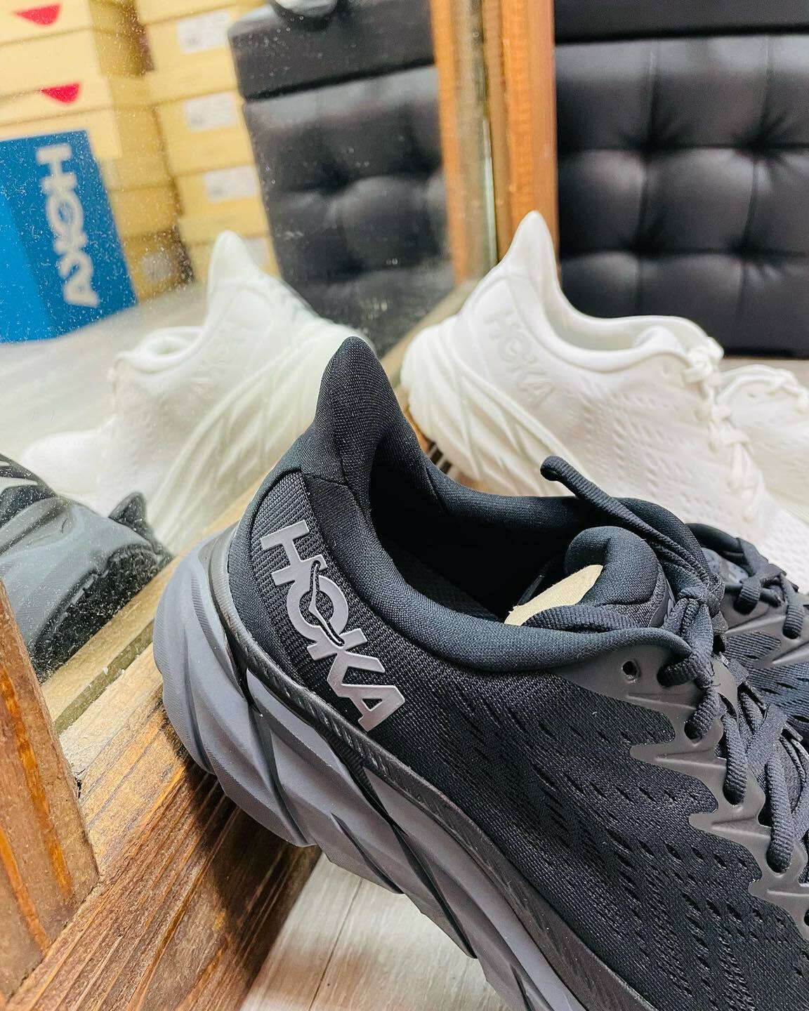 {現貨} Hoka One One Clifton 8 "Black"
