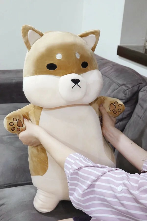 Emily愛玩美推薦傲嘟嘟の柴之助，捏又好抱的舒壓發洩娃娃