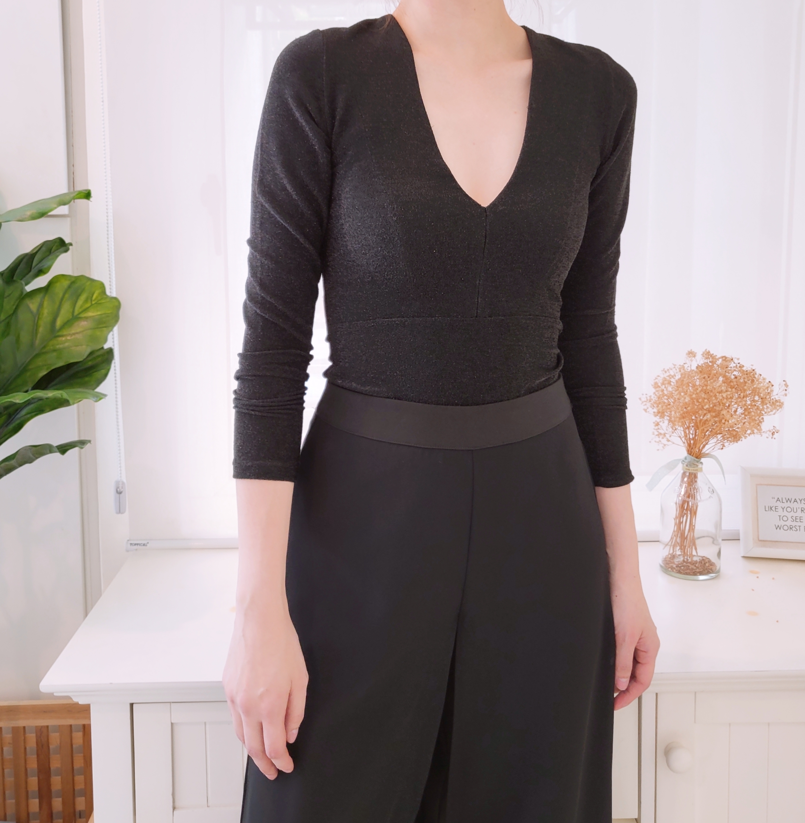 V NECK BODYSUIT BLOUSE