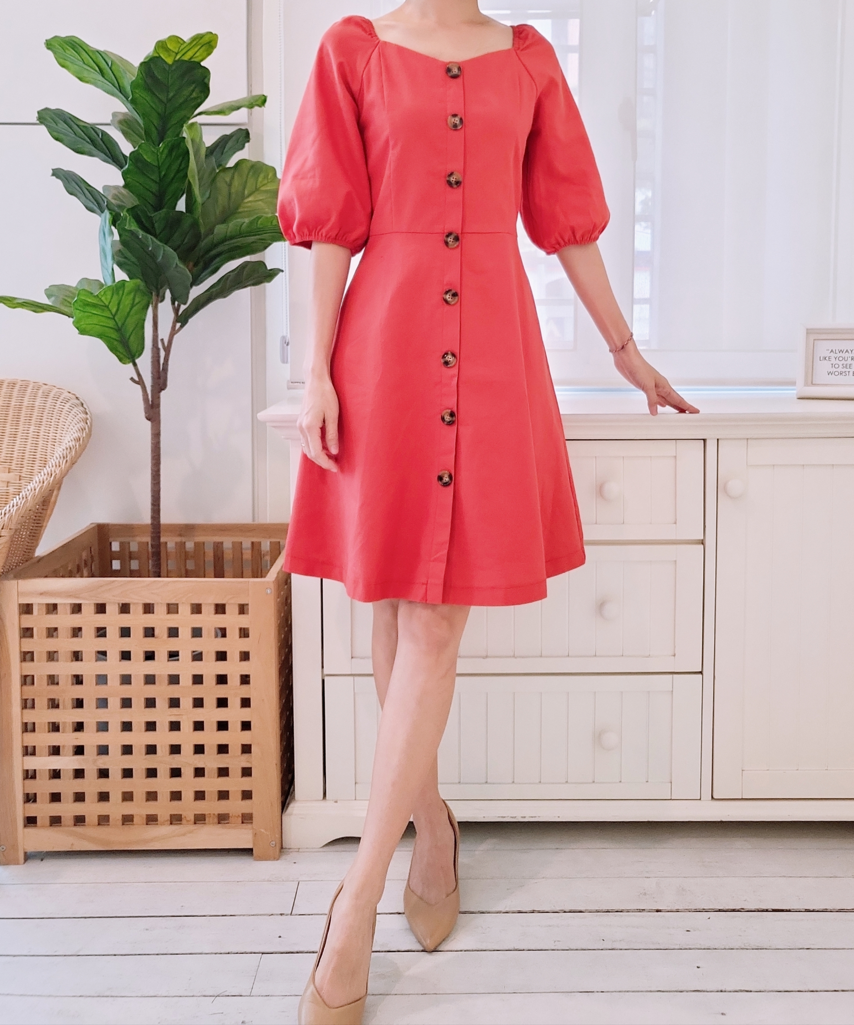 BUTTON PUFFY SLEEVE DRESS