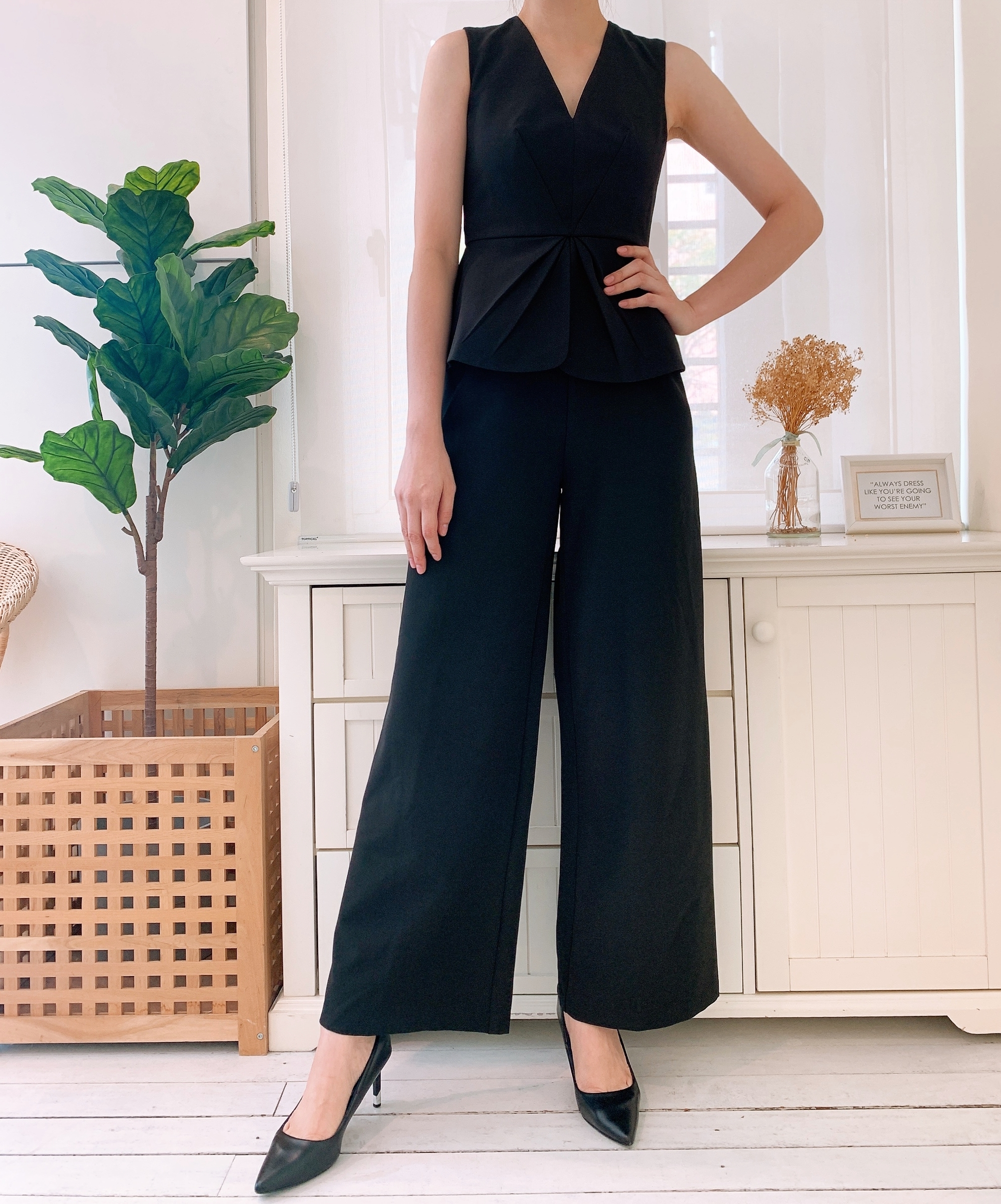 V NECK WIDE LEG LONG JUMPSUIT
