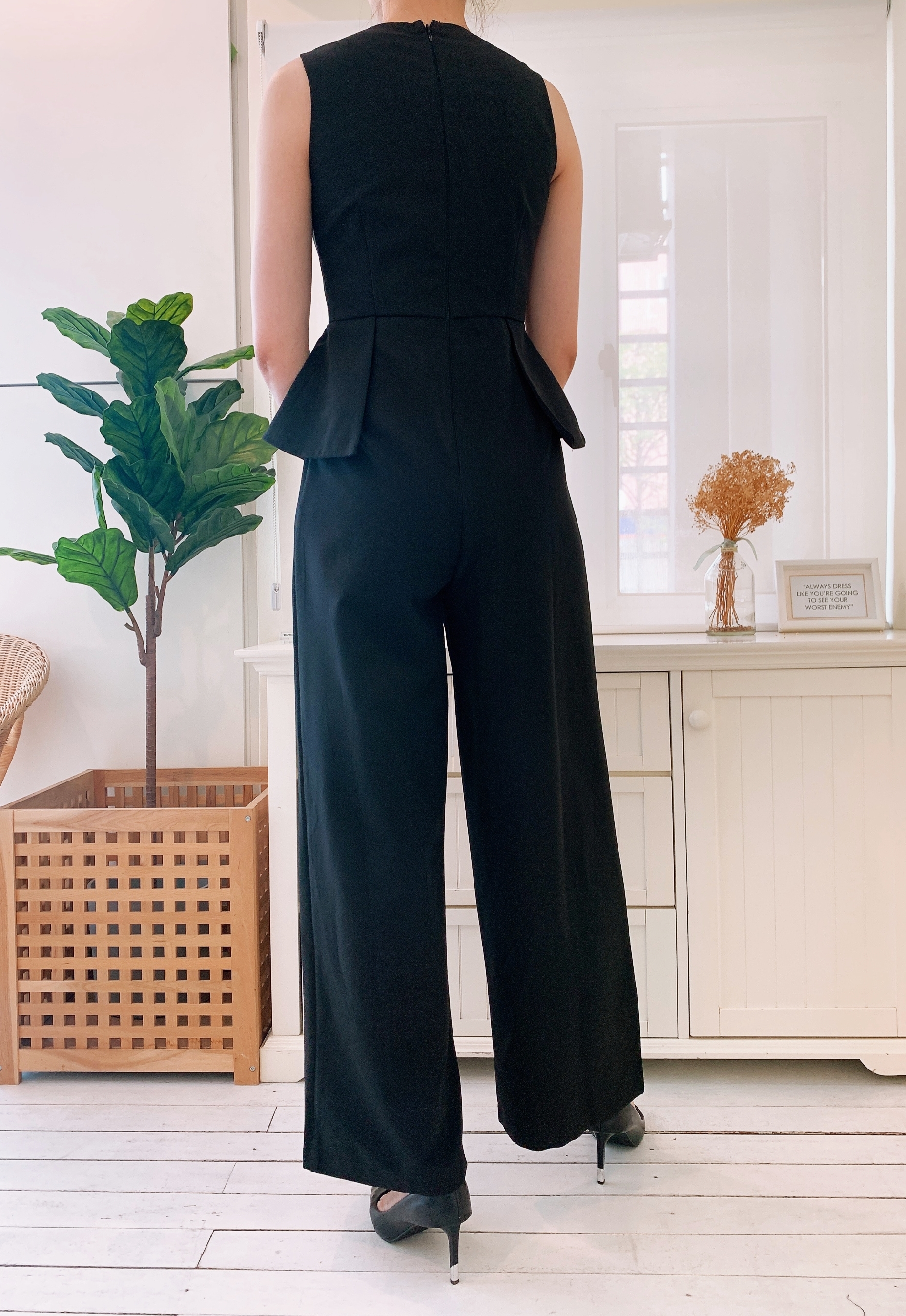 V NECK WIDE LEG LONG JUMPSUIT