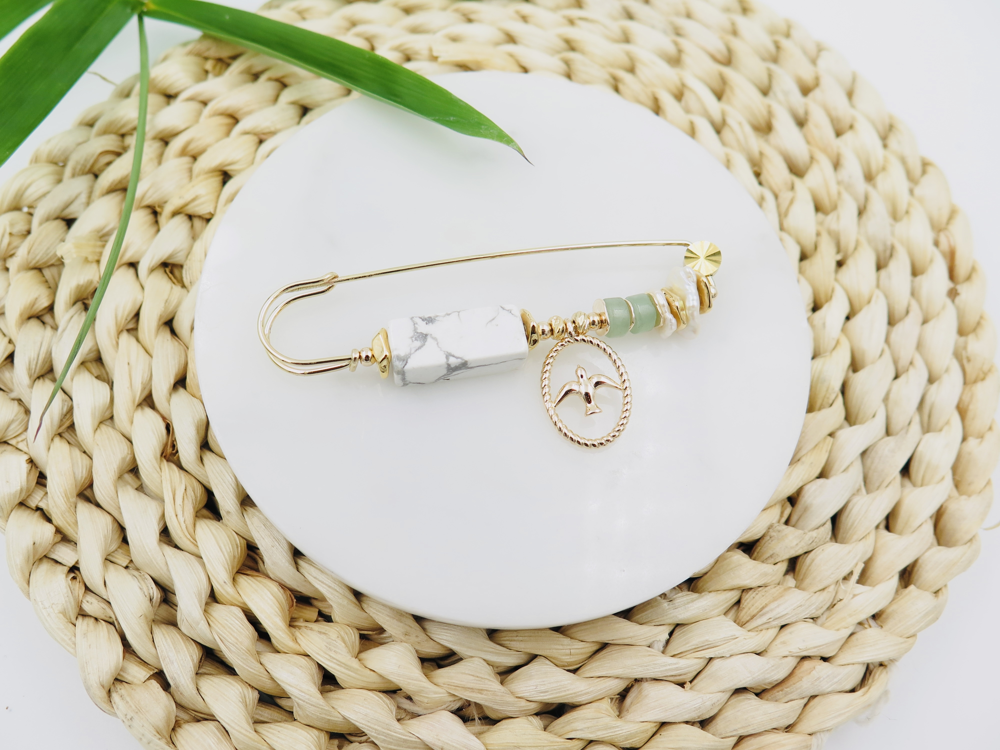 COLE COOL Natural white stones pin Japanese style best gift