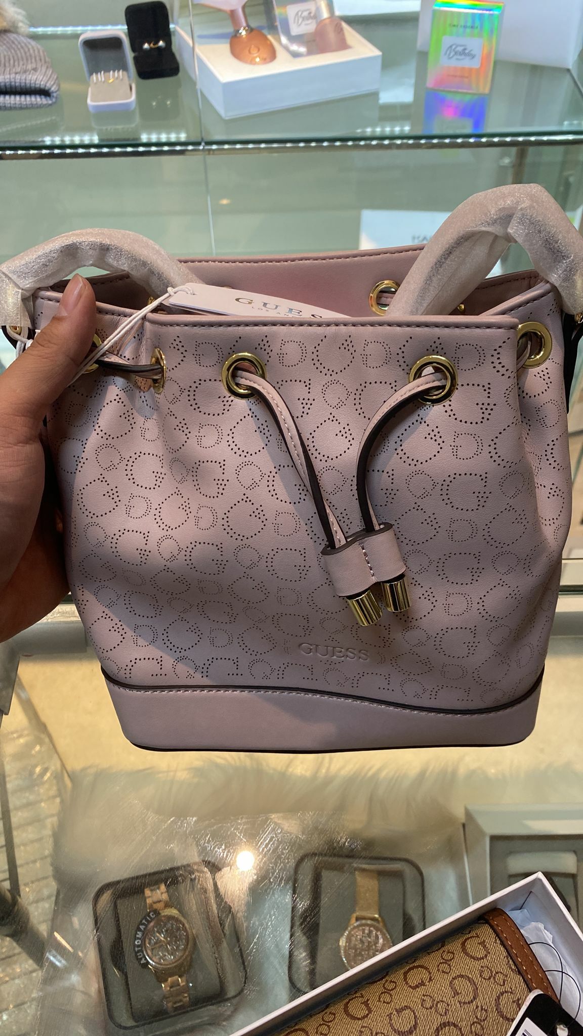 [S] GUESS HWNOEMP1269 NOEMI BUCKET BAG, LIL, 7617076127840 (SGU17)