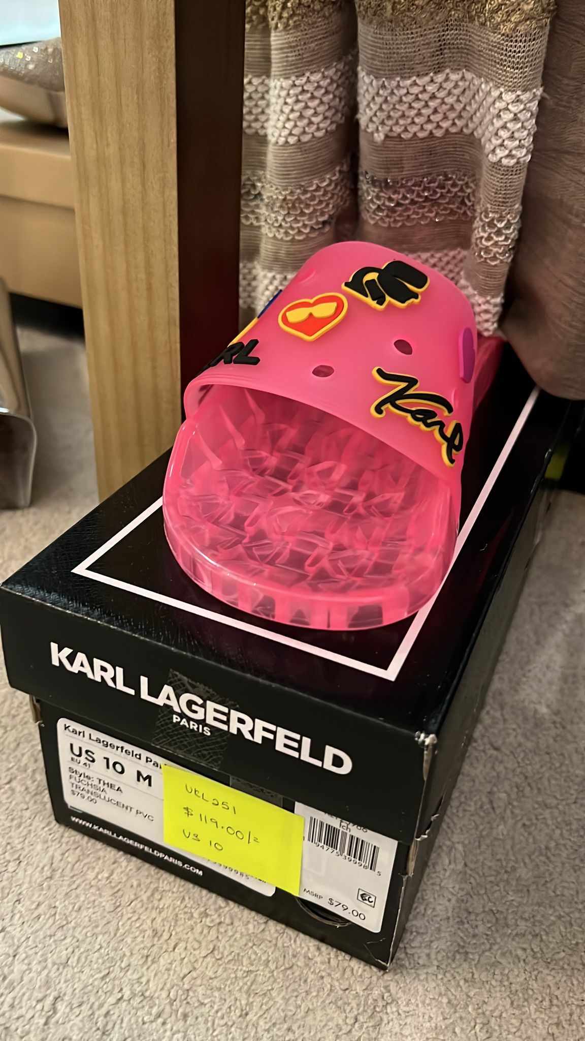 [S] KARL LAGERFELD THEA NOVELTY SLIDE, FUCHSIA, KL125966-FCH FINAL SALE (SKL122)