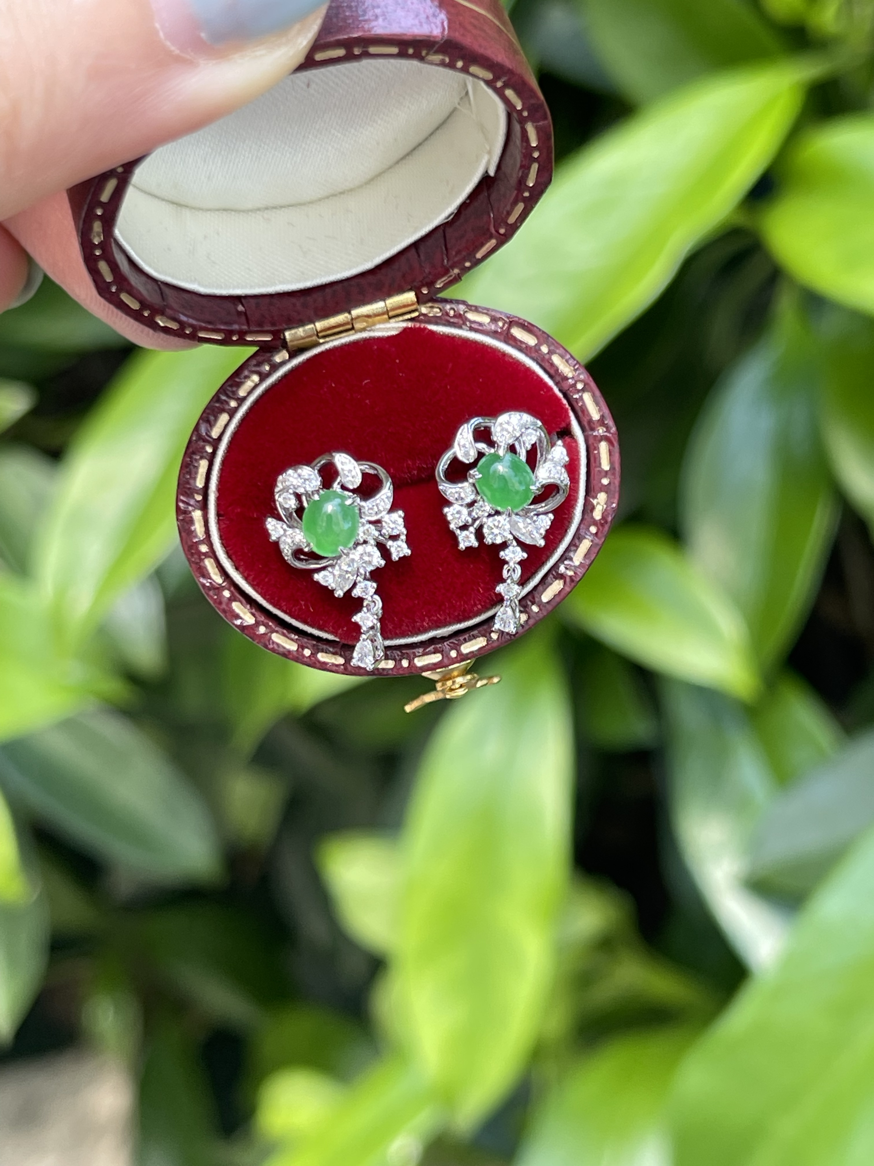 18K白金鑽石翡翠耳吊-蛋面