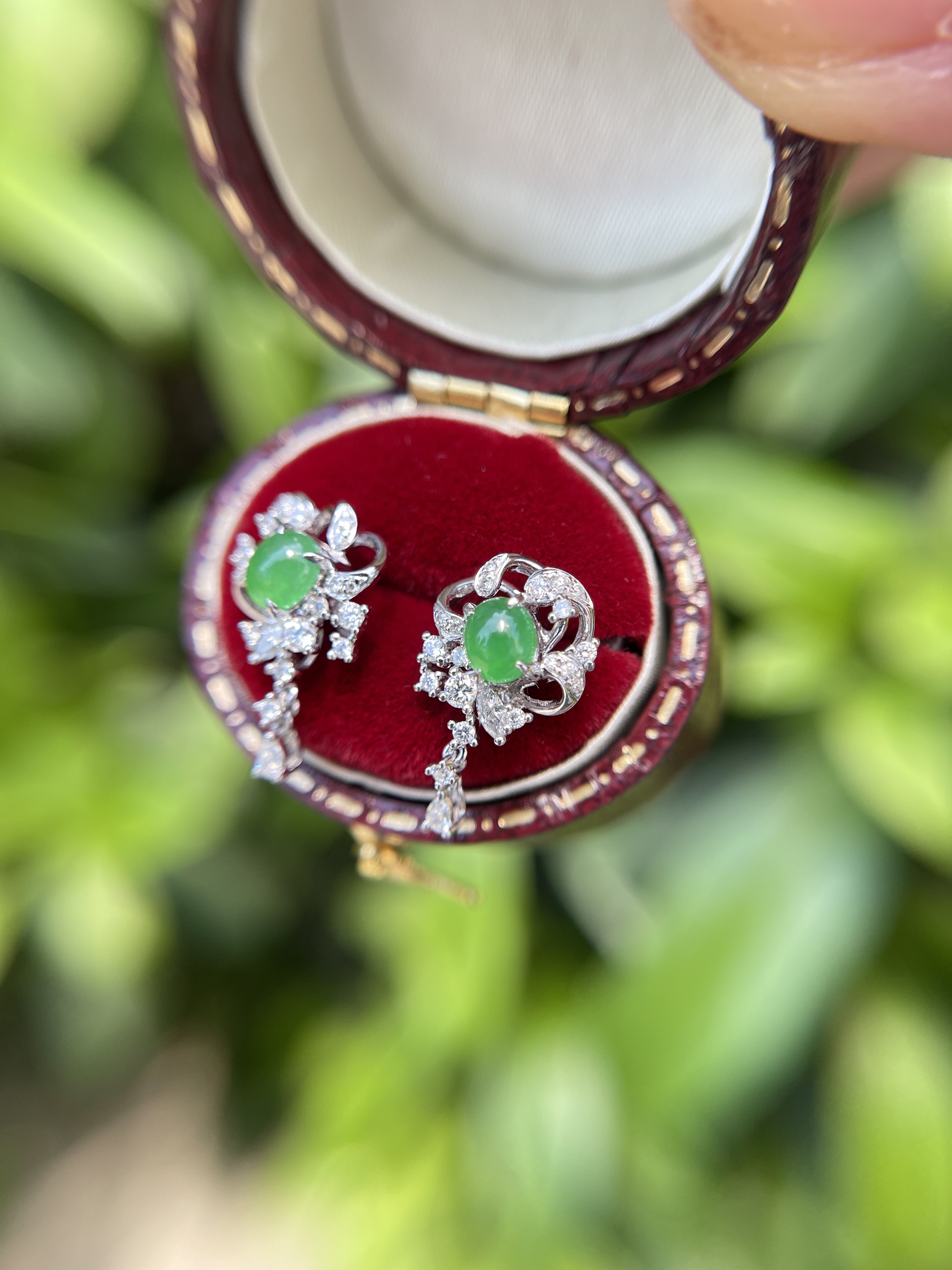 18K白金鑽石翡翠耳吊-蛋面