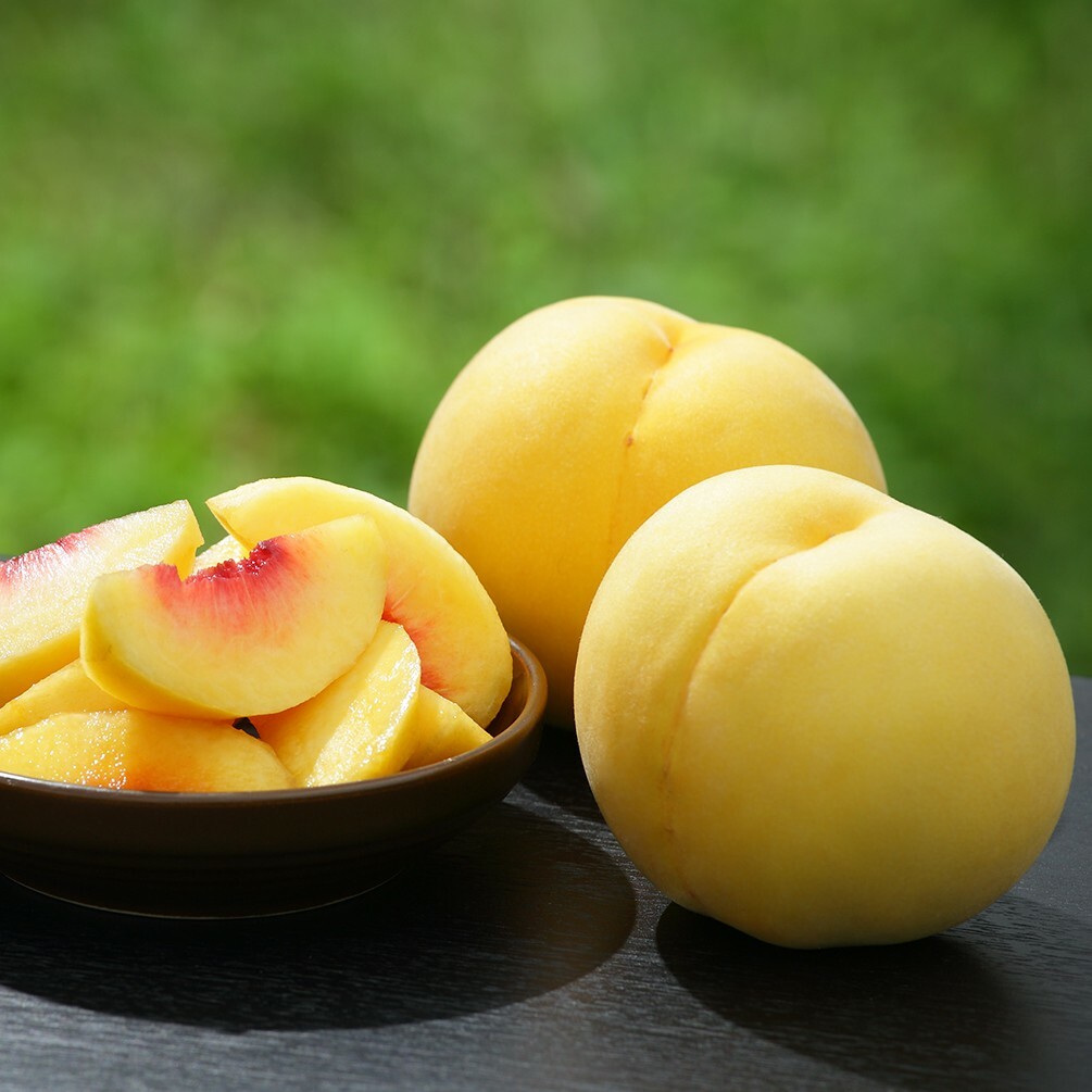 山梨溫室黃金桃禮盒 (青) 1kg/盒 (約4-6玉)