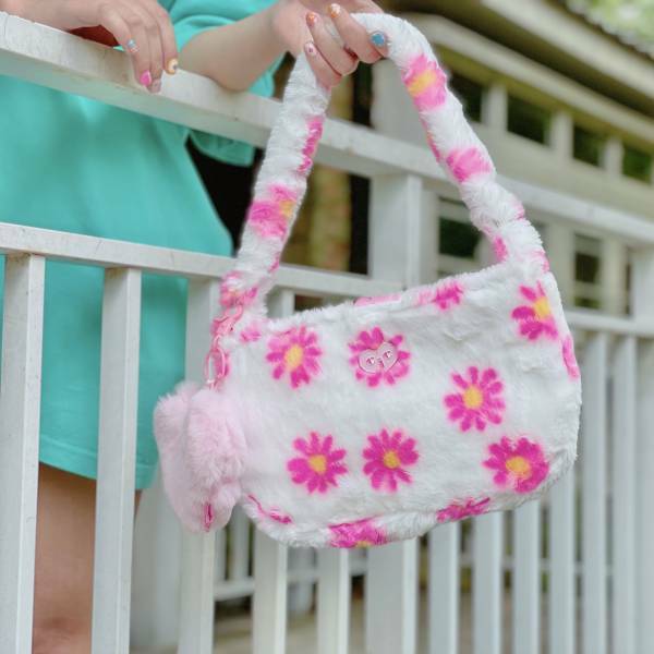 JCC 粉紅小雛菊仿兔毛法棍包