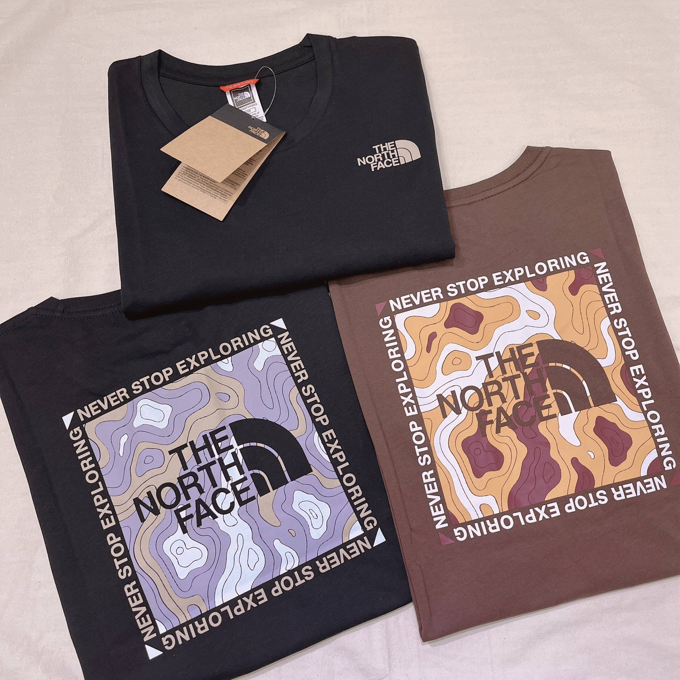現貨| THE NORTH FACE TOPOGRAPHIC LOGO TEE ( 兩色入 )