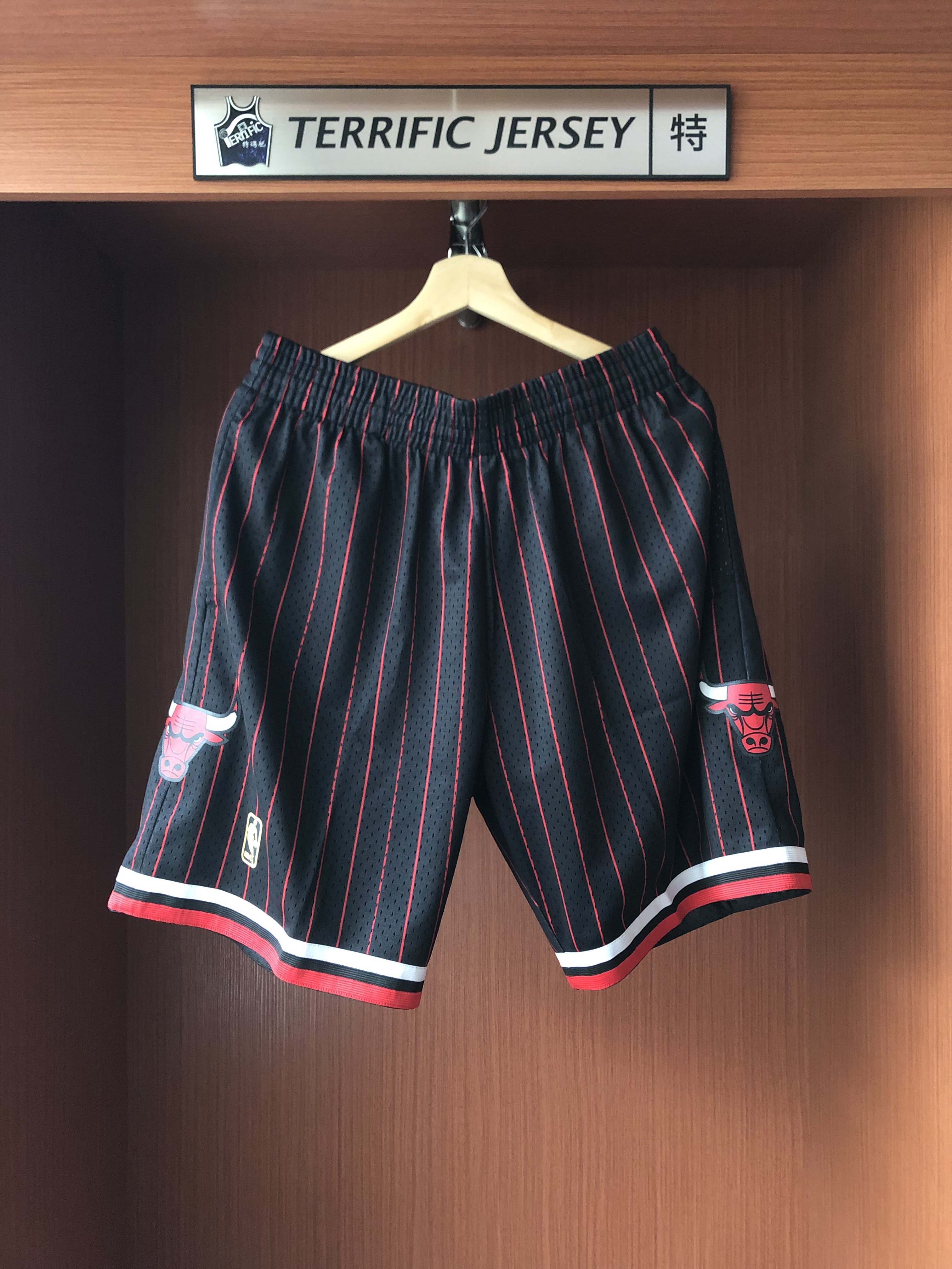 NBA球褲 Chicago Bulls 芝加哥公牛 黑條紋 金標 M&N Swingman Shorts 球迷版 有口袋 全新