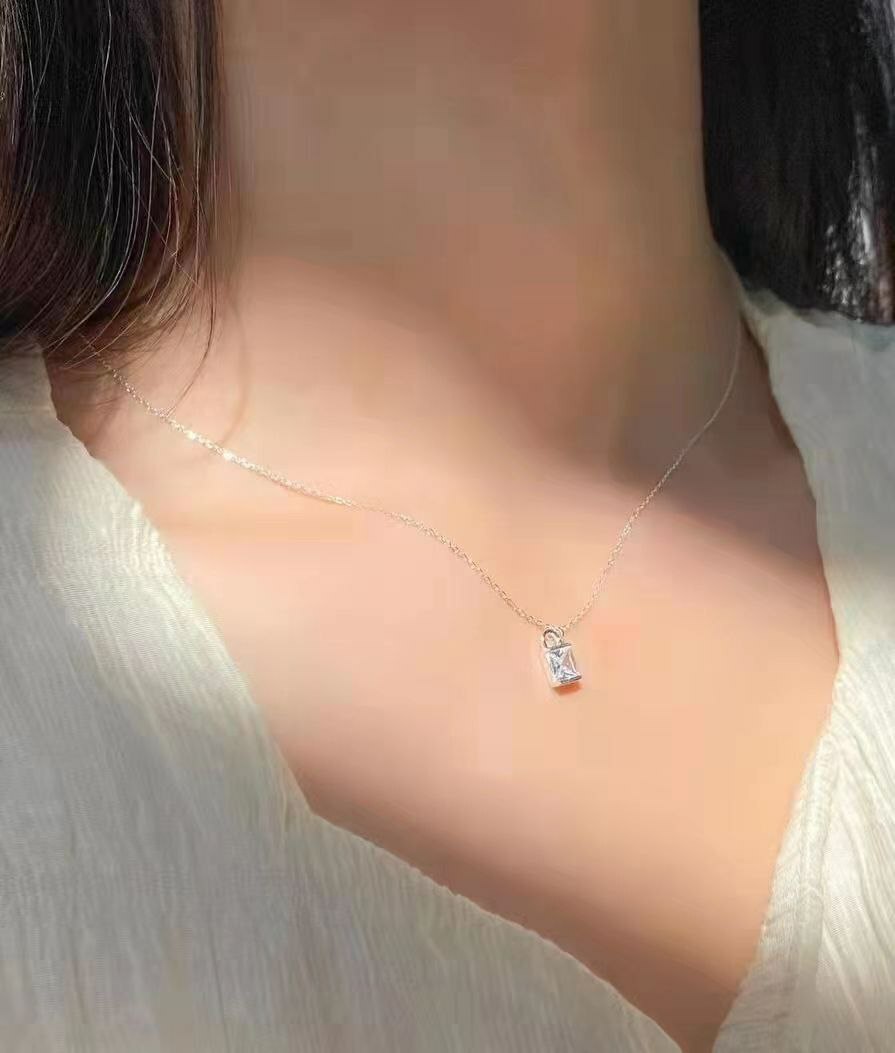 韩国Happy day饰品 耳环 项链 长度：40+5cm