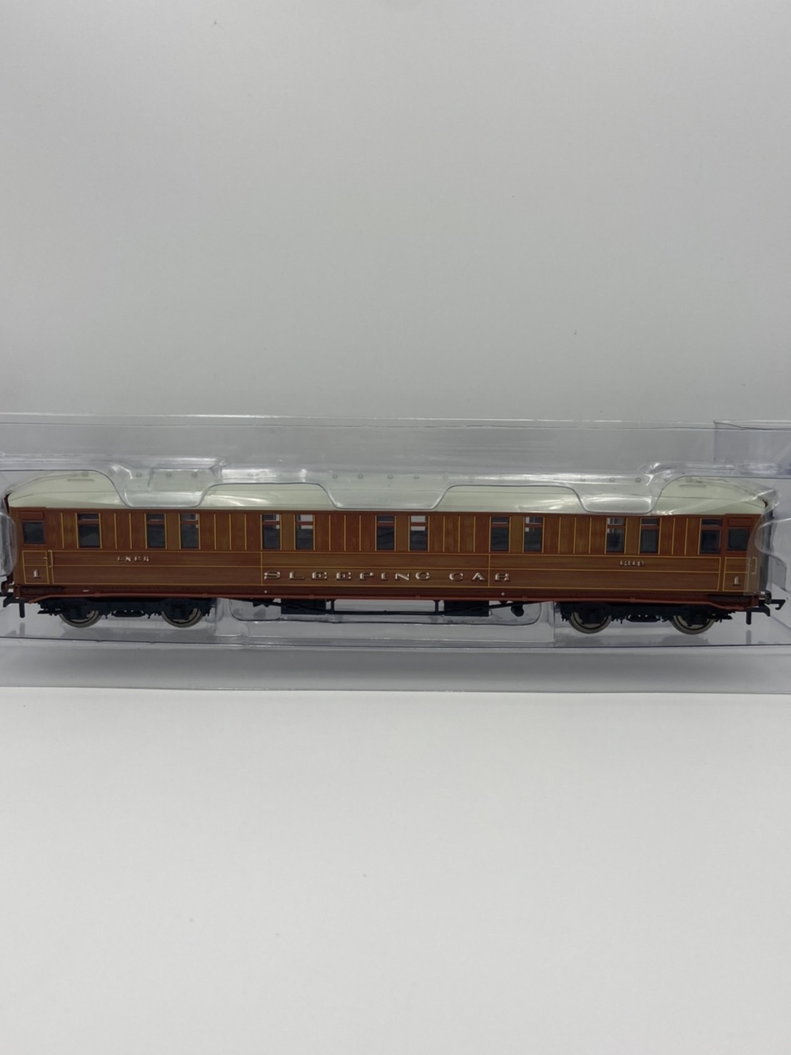 Hornby R4174C HO scale 1st Class Sleeper Coach