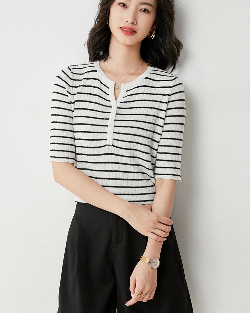 灰S【零碼出清不退換】開襟釦條紋針織上衣