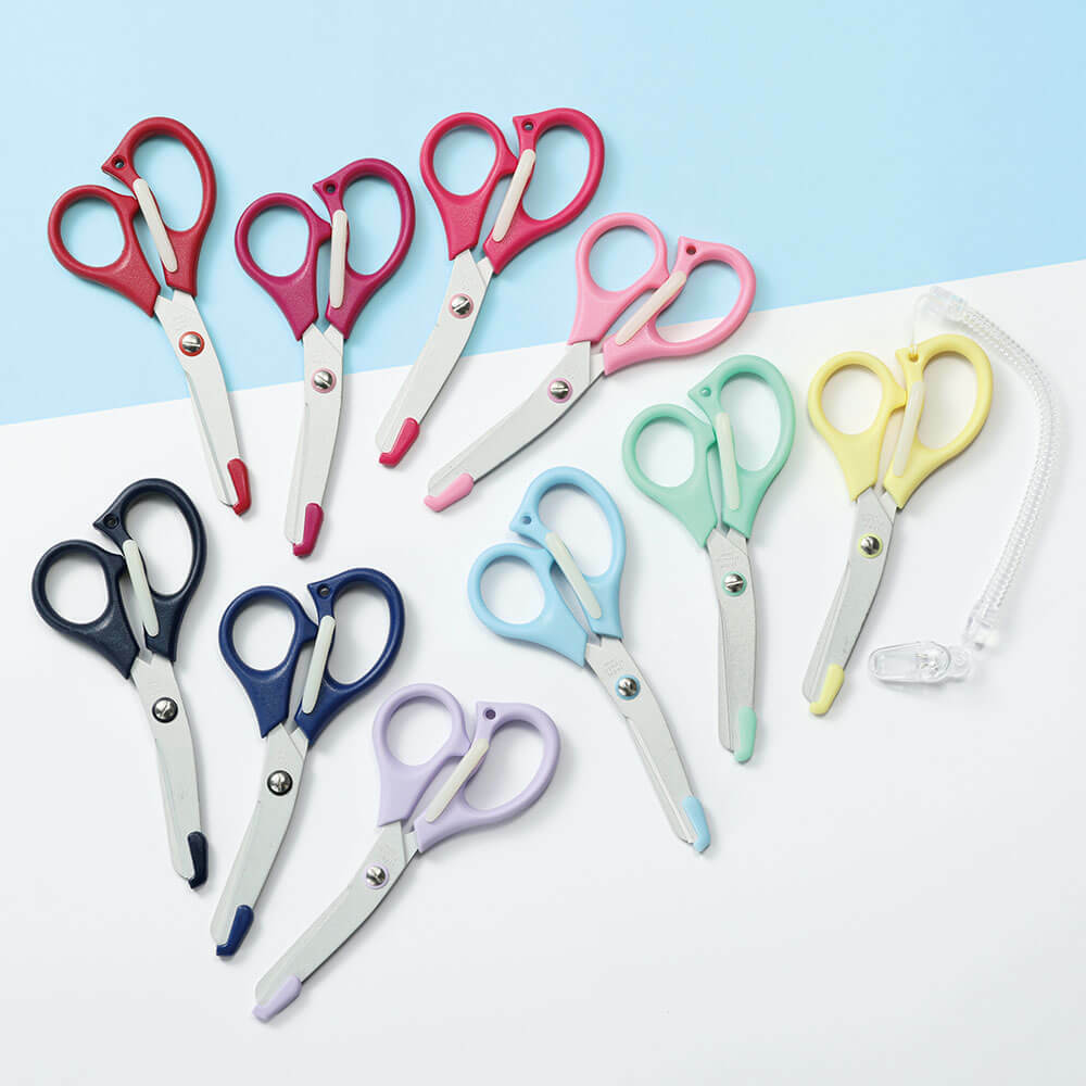 [現貨] 日本護士剪刀連橡筋扣