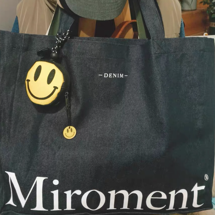 【SWMAY001】笑臉掛脖款鑰匙包/零錢包