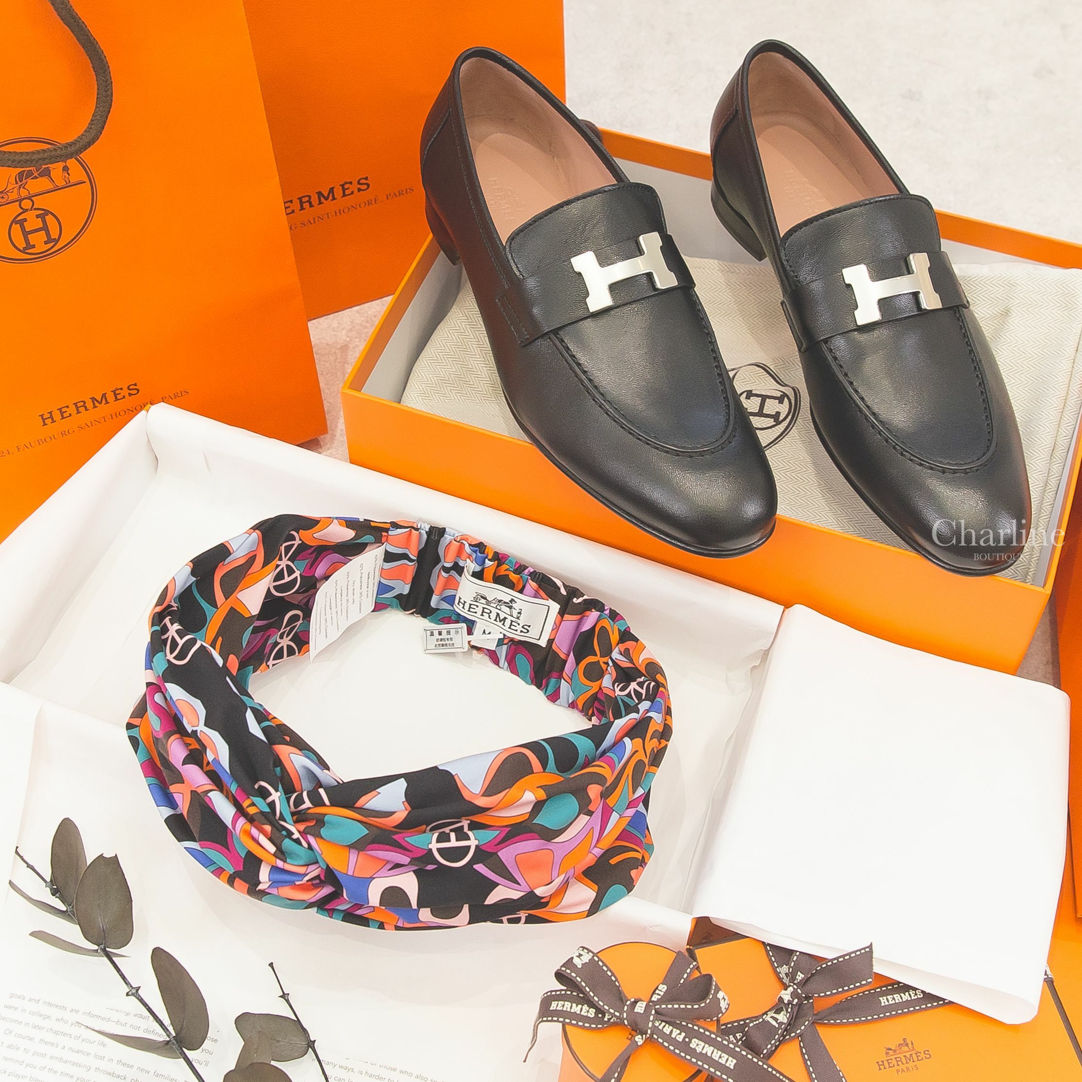Hermès Fleurs Miroir H Rond Eugenia Headband 雪酪粉圖騰彈性針織布鬆緊髮帶,Hermès Paris Loafer 黑色銀釦H山羊皮樂福鞋-Charline Boutique 精品代購