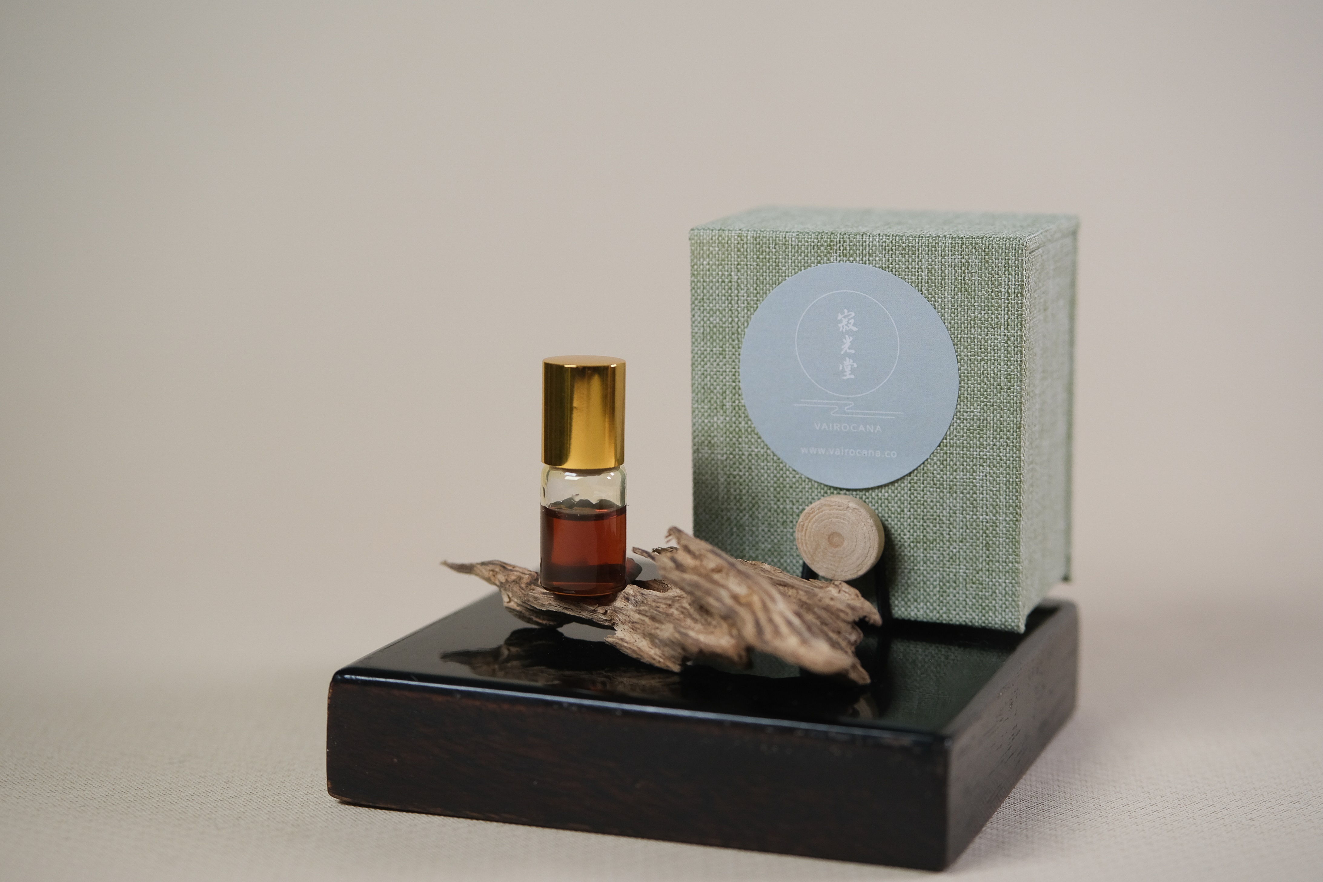 Fang。Cambodian Agarwood Essence Oil (1ml/2ml)