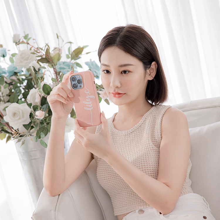 莉莉闆娘 蜜荔殼 蜜荔粉皮革殼 - (訂製名字) iPhone客製化手機殼