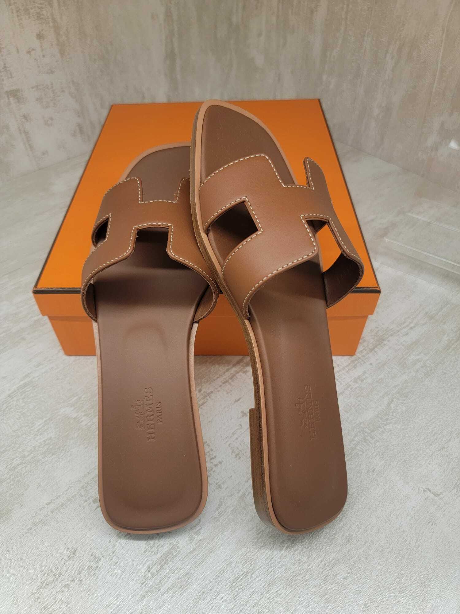 Hermes Oran SANDALS GOLD 金棕色 平地拖鞋