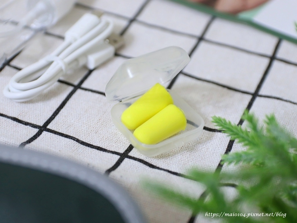 麥的小窩推薦時尚皮革三段溫控震動按摩熱敷眼罩，時尚又實用