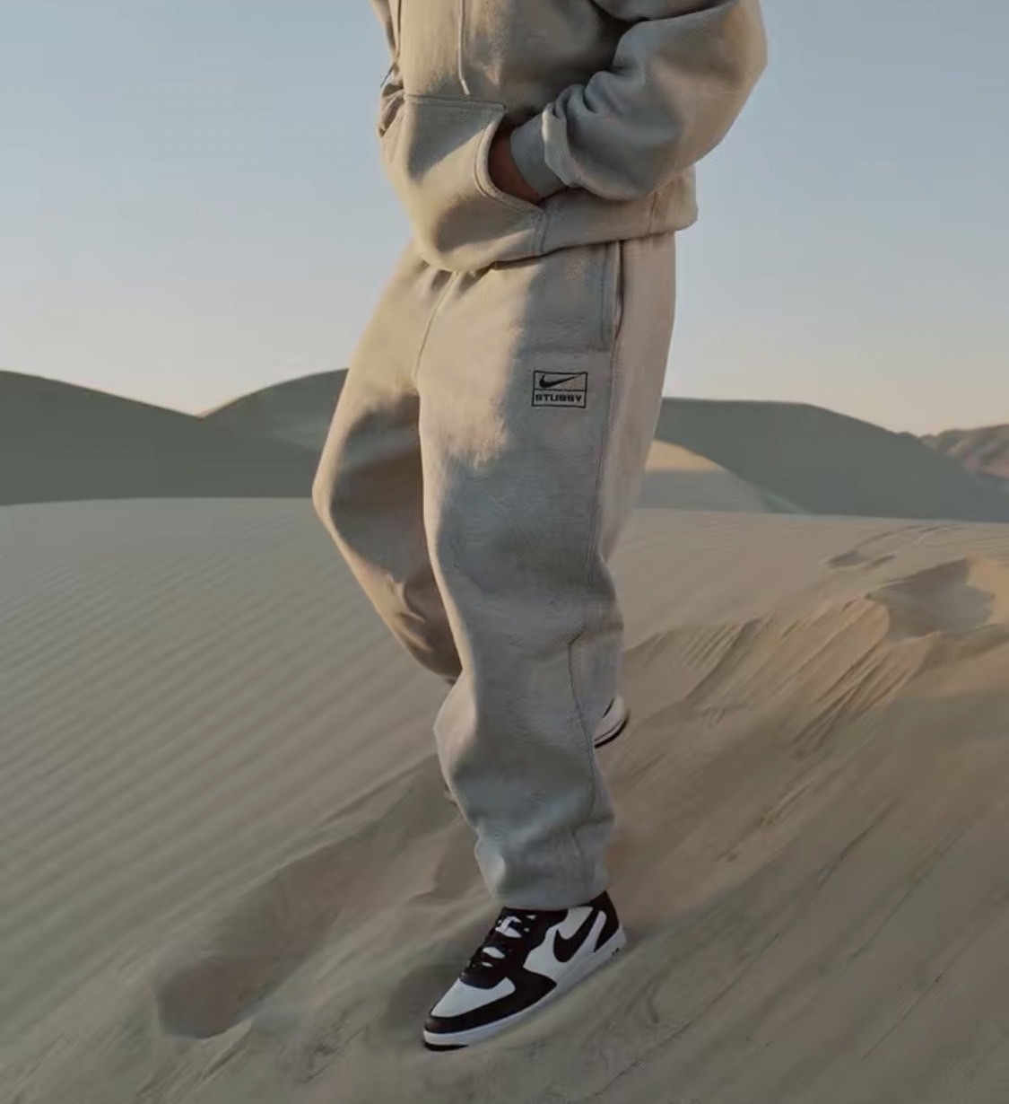 Stussy x Nike Air Force 1 Mid "Black and Light Bone" 低調黑骨白