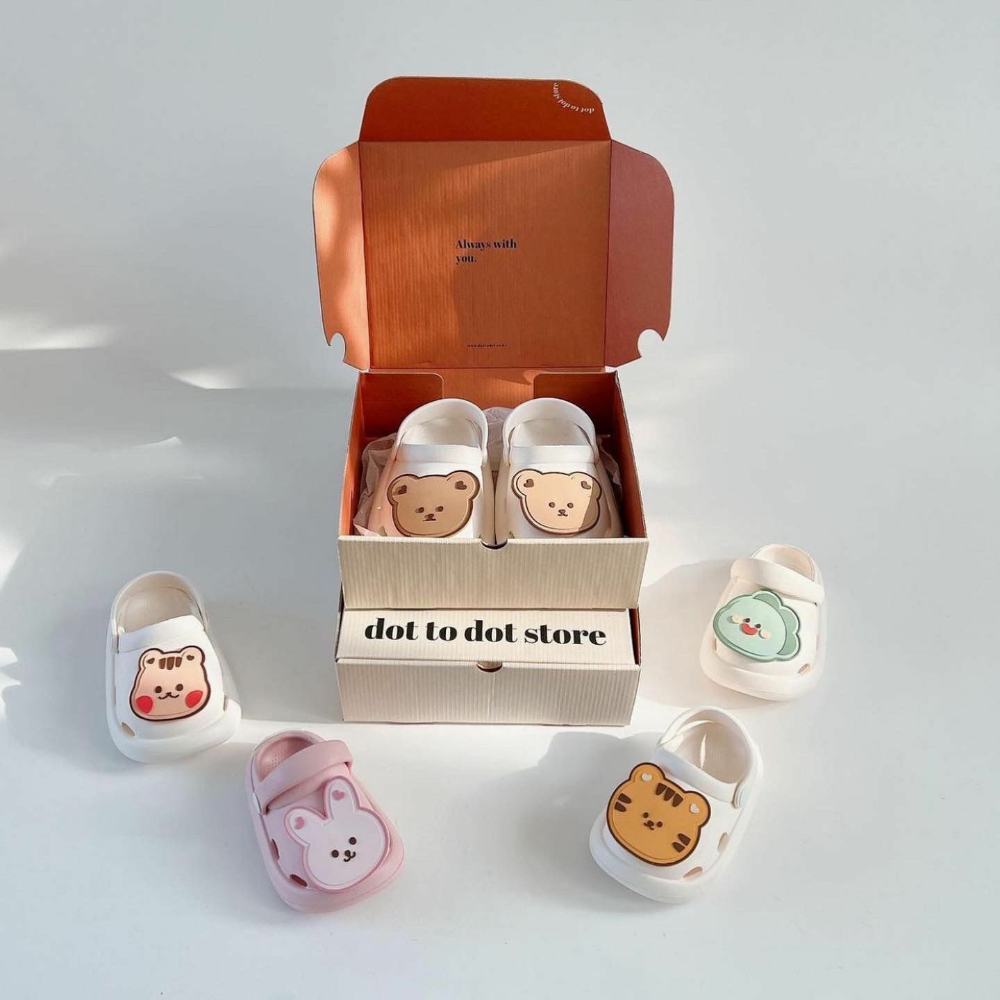 Dot to Dot Crocs 洞洞鞋