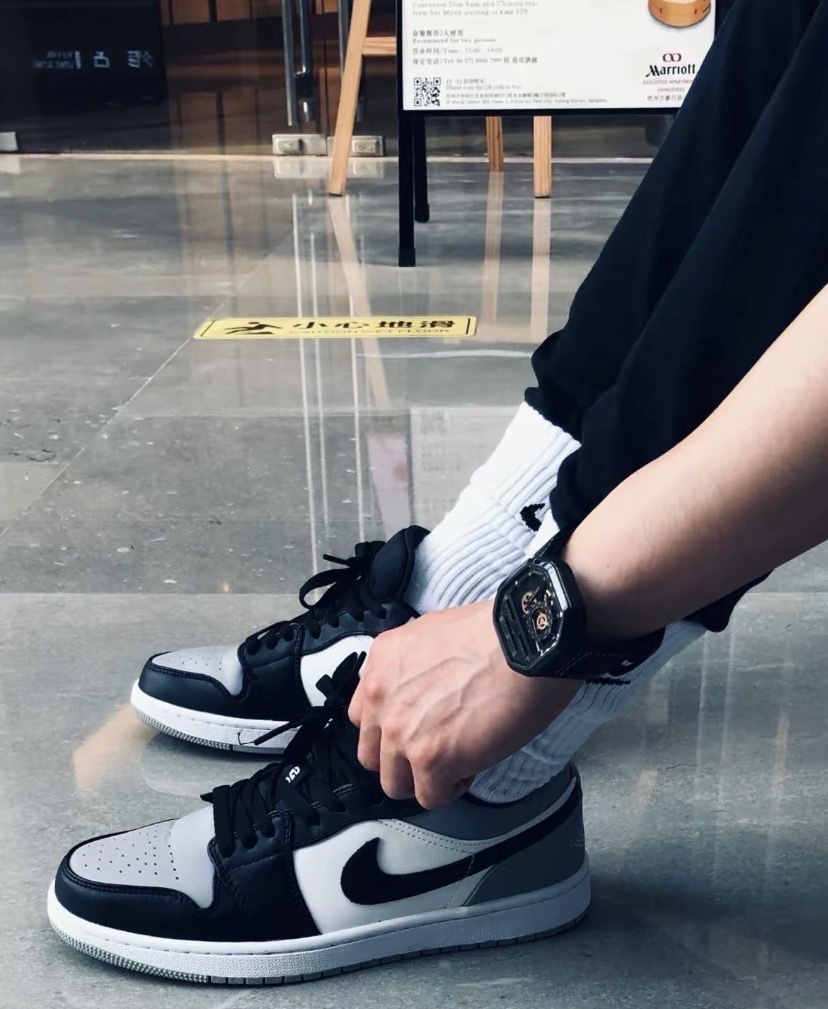Nike Air Jordan 1 Low "Shadow Toe" 影子煙灰 (553558052)
