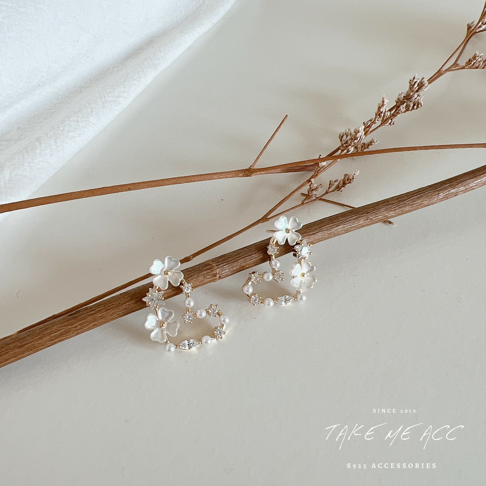 今年超美的花系列/愛心｜純銀針耳環