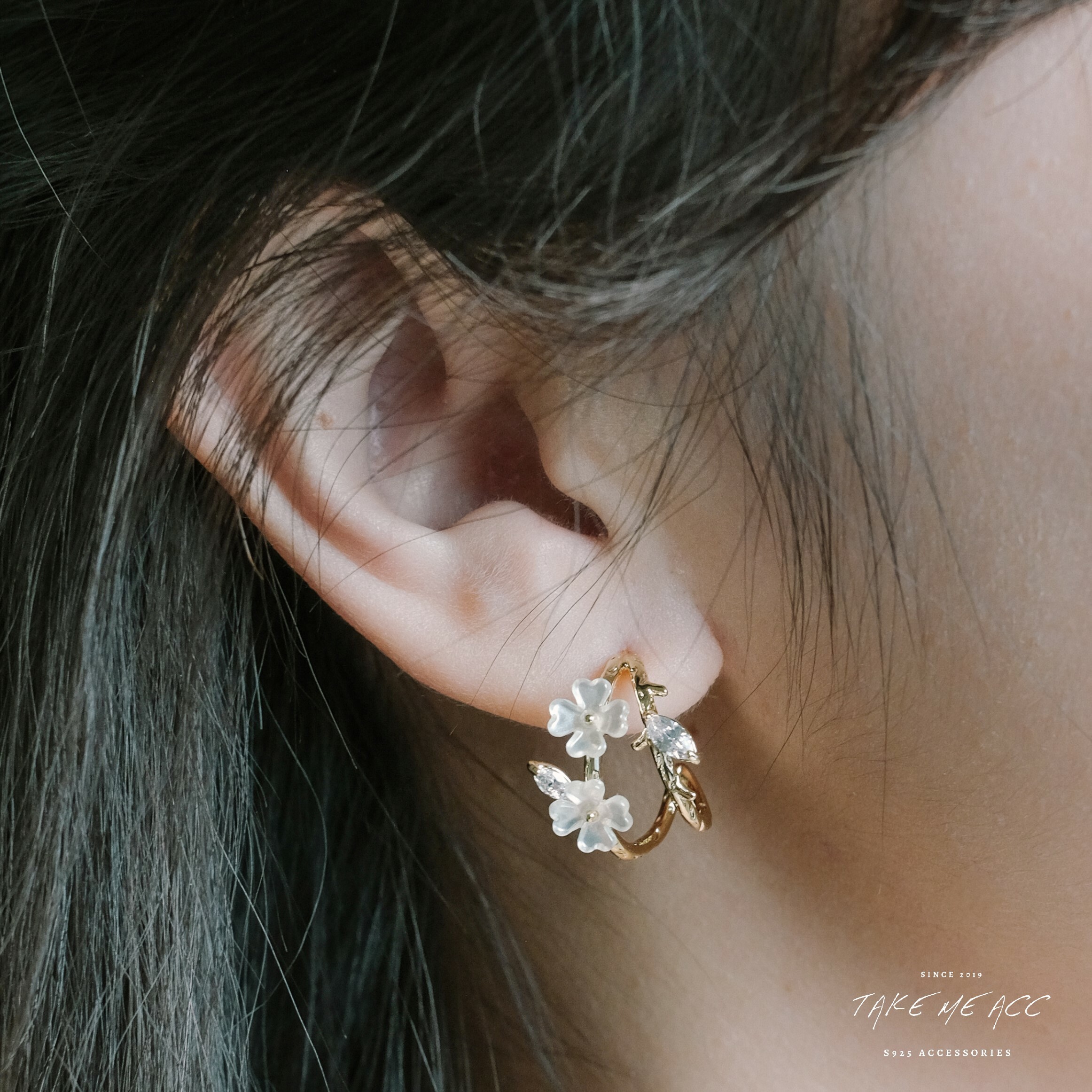 今年超美的花系列/C字｜純銀針耳環