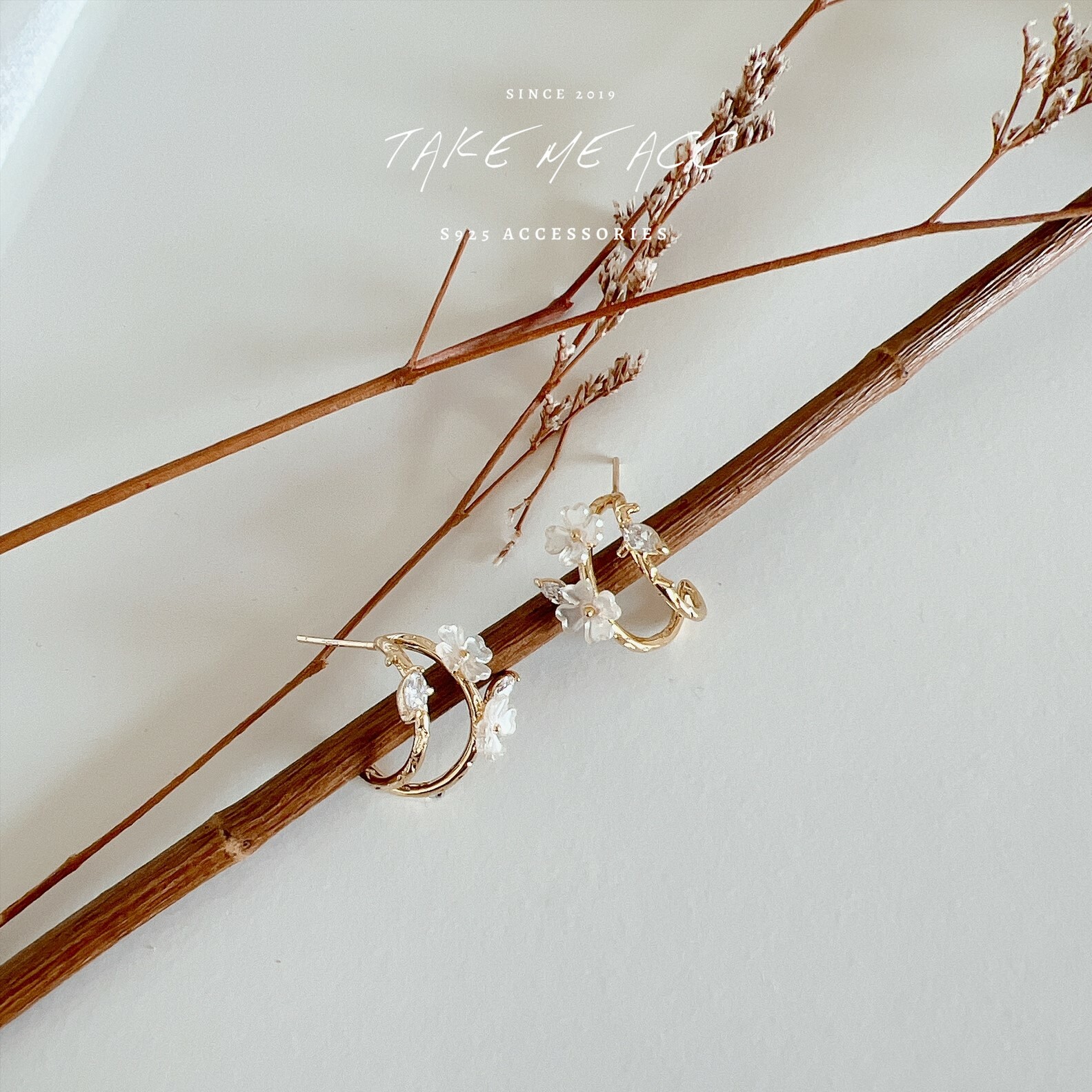 今年超美的花系列/C字｜純銀針耳環