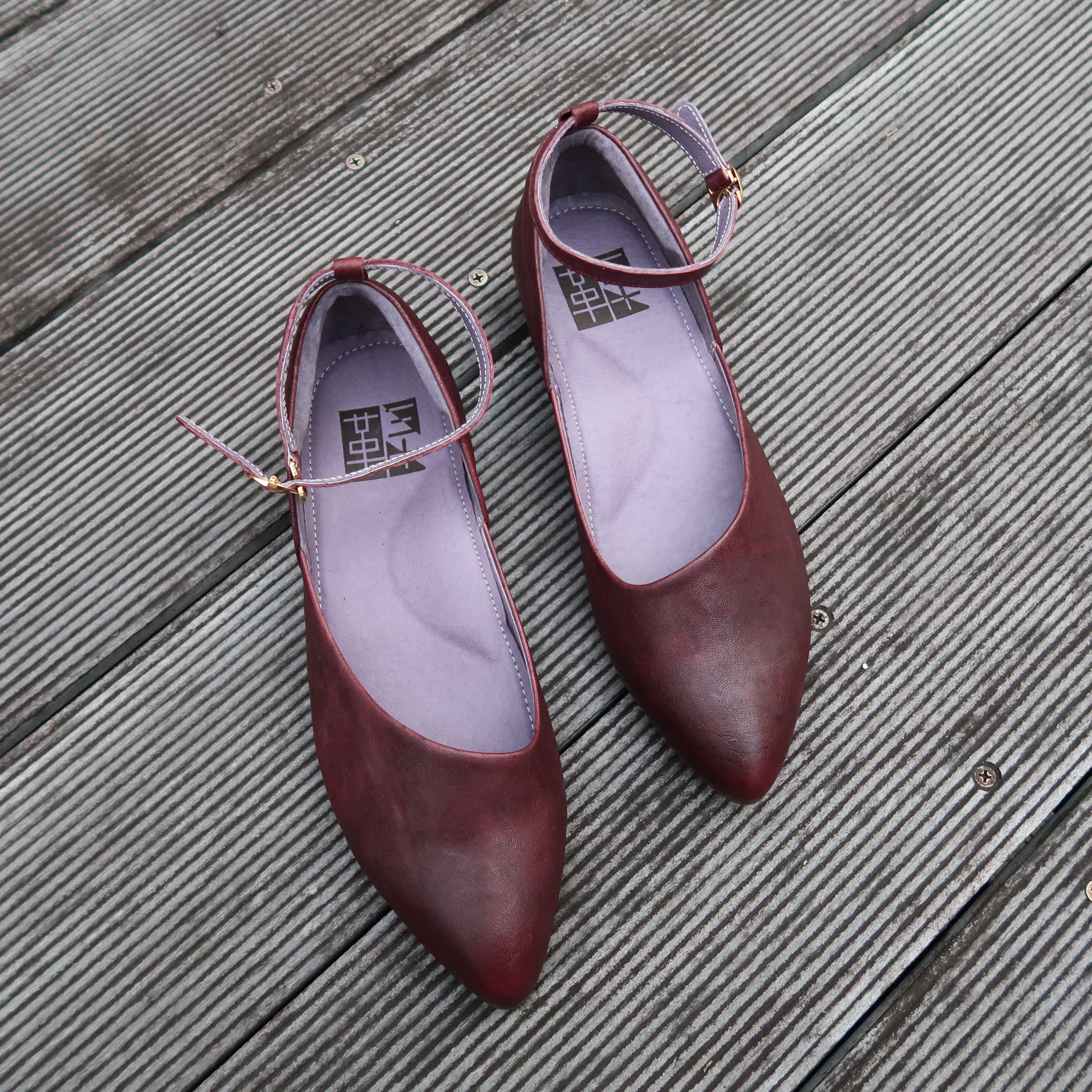 【45度斜裁女王】兩穿全真皮小木跟斜片剪裁流線繞帶尖頭平底鞋奧賽鞋