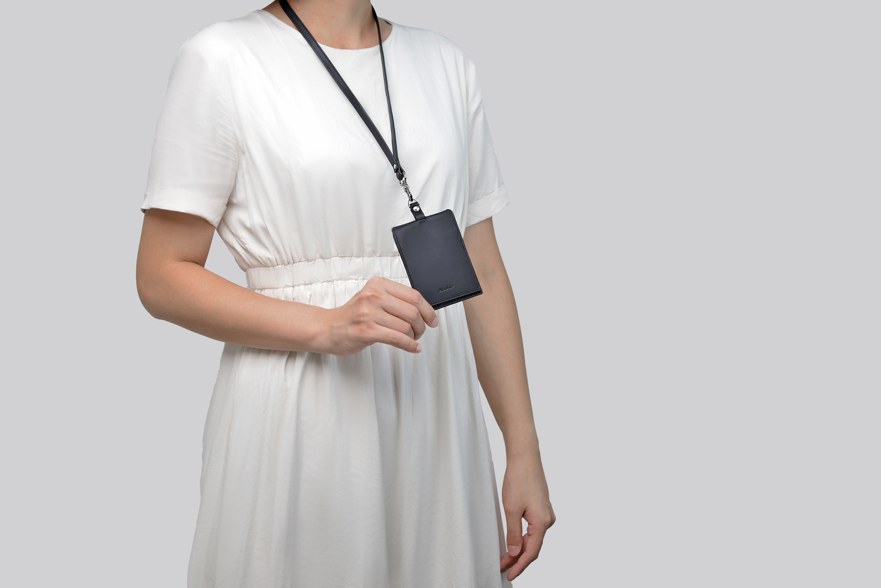 台灣 Aholic｜皮革證件夾