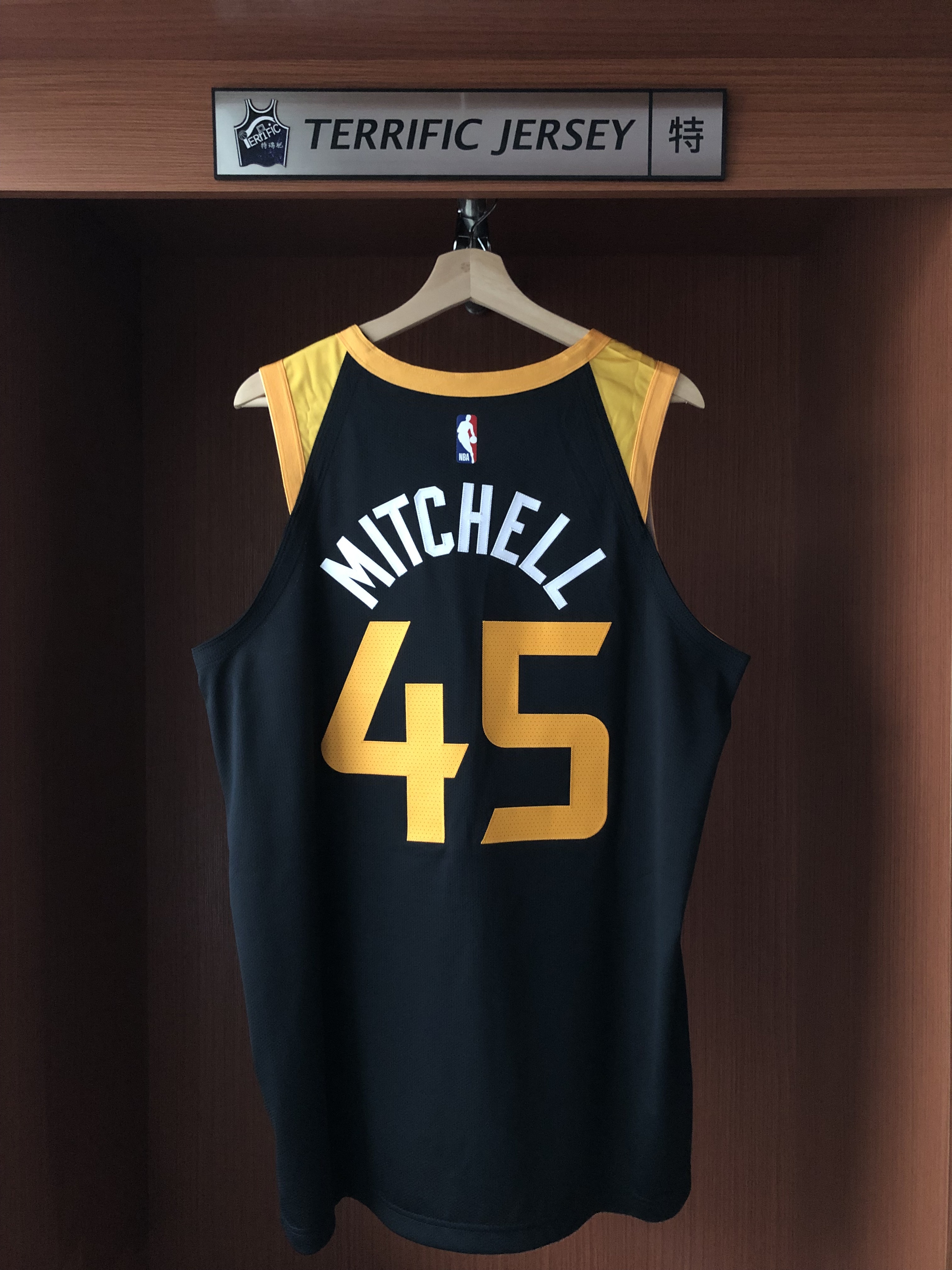 NBA球衣 Donovan Mitchell 猶他爵士城市 City Nike Authentic 球員版 電繡 含贊助商標 全新