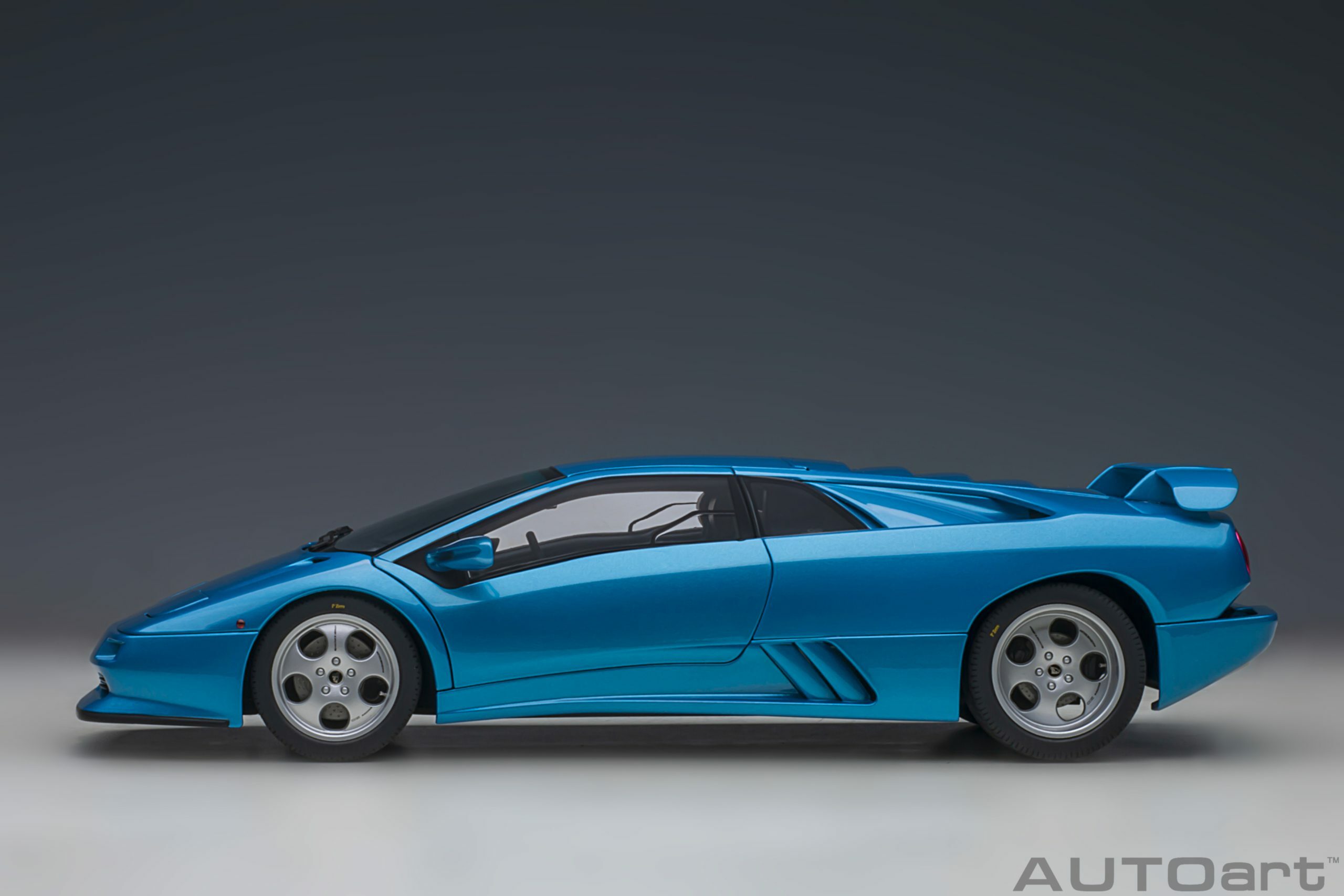 1/18 AUTOART Lamborghini Diablo SE 30th Anniversary Edition (Blu Sirena) (79156)