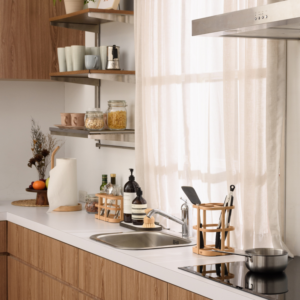 Trivi 餐具收納架、Trivi 珪藻土淺盤 L號、Doi 餐巾紙架 幫助打造實用又美觀的流理臺