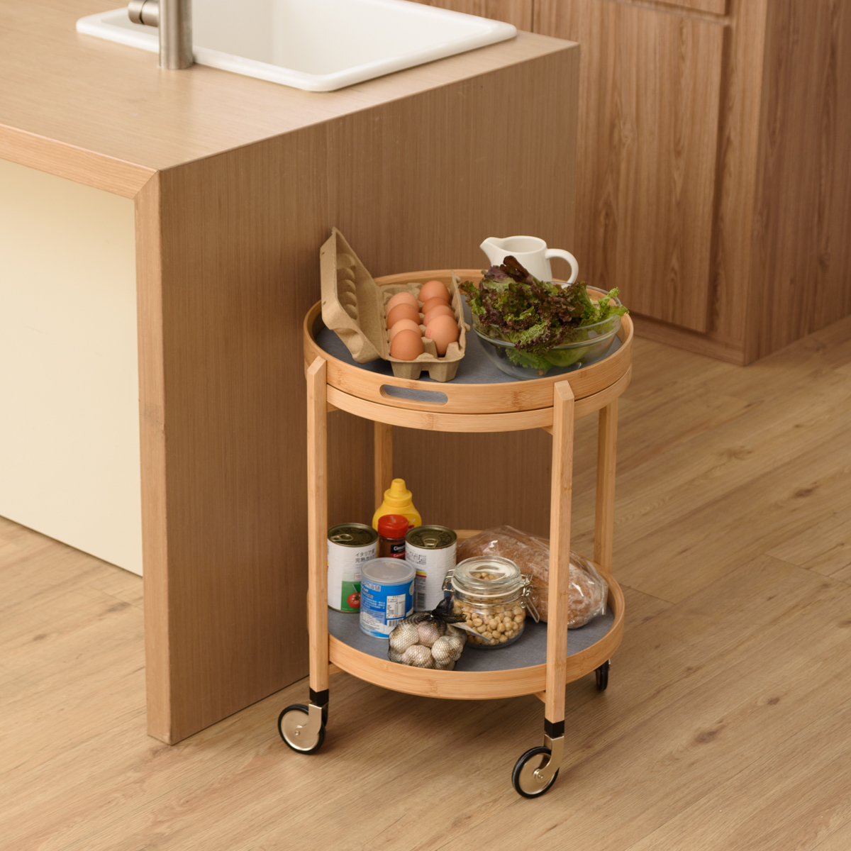Roca 雙層推車也是廚房好幫手, 可以放置食材