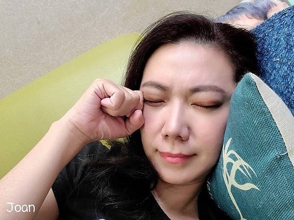 喬小安愛分享愛寫寫推薦時尚皮革三段溫控震動按摩熱敷眼罩，時尚又實用