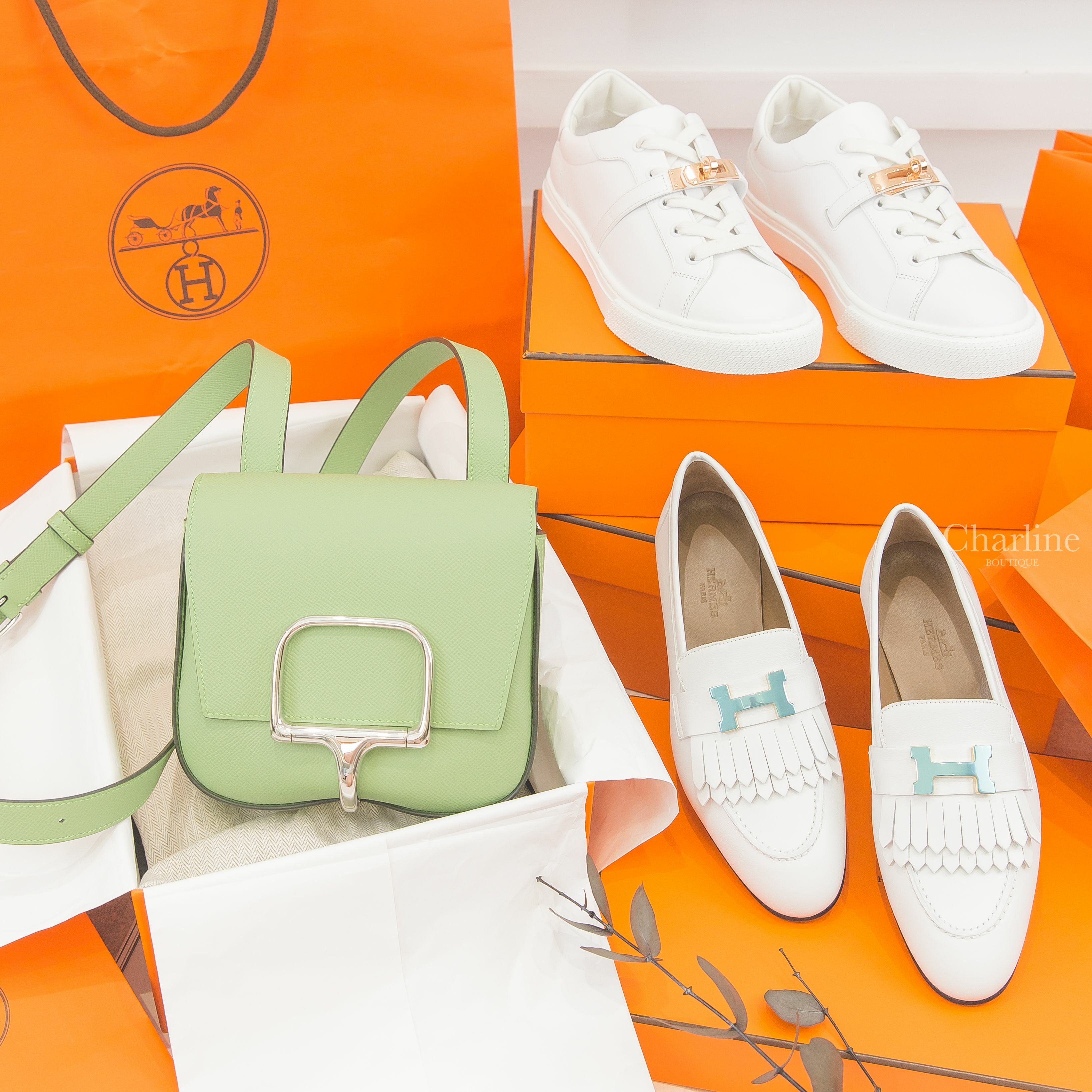 Hermès Day Sneaker 白色玫瑰金釦運動鞋,Hermès Royal Loafer 白色金釦H流蘇樂福鞋,Hermès Della Cavalleria 3I Epsom 牛油果綠銀釦-Charline Boutique 精品代購