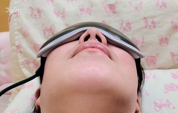 喬小安愛分享愛寫寫推薦時尚皮革三段溫控震動按摩熱敷眼罩，時尚又實用