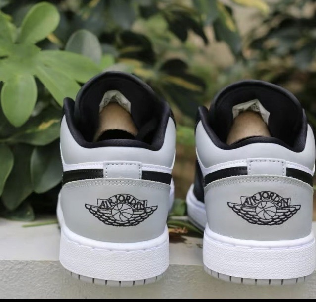 Nike Air Jordan 1 Low  "Shadow Toe" (GS) 影子煙灰 大童款 (553560052)